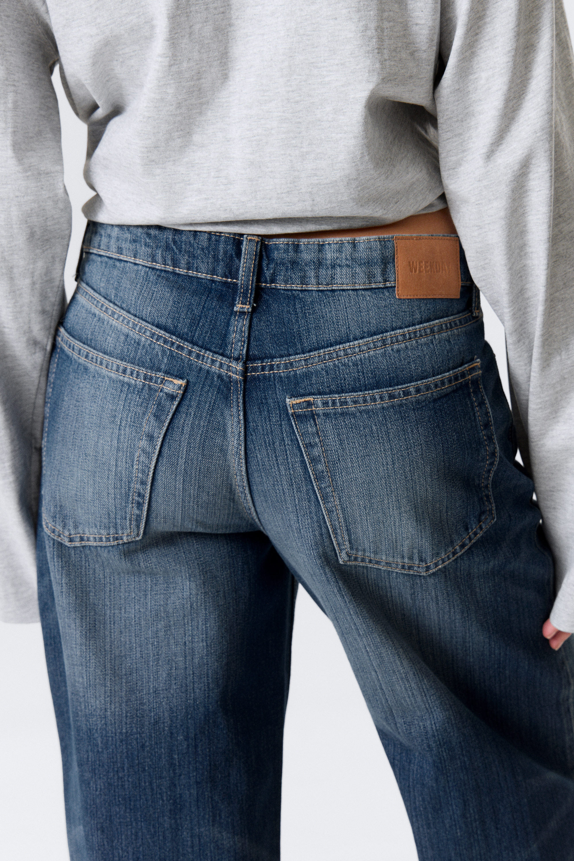 Mine Blue - Medium Blue - Ample Low Rise Loose Wide Leg Jeans - 3