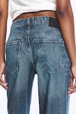 Sailor Blue – middels blå - Ample jeans med lavt liv, vide ben og løs passform - 4
