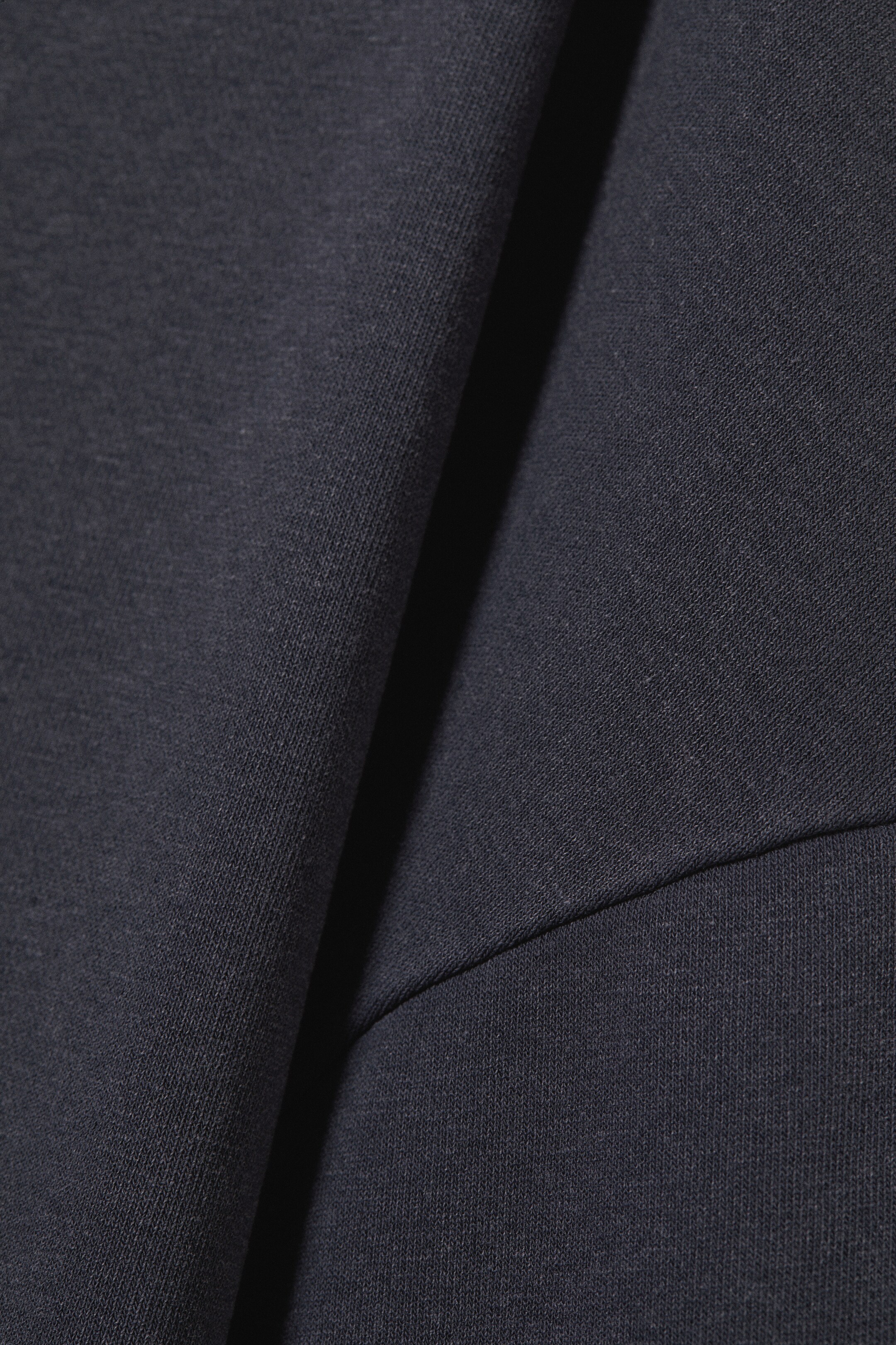 Größeres Bild ansehen: Lässiges Off-Shoulder-Pyjama-Oberteil aus Frottee - Dunkelblau - Ladies | H&M DE 5