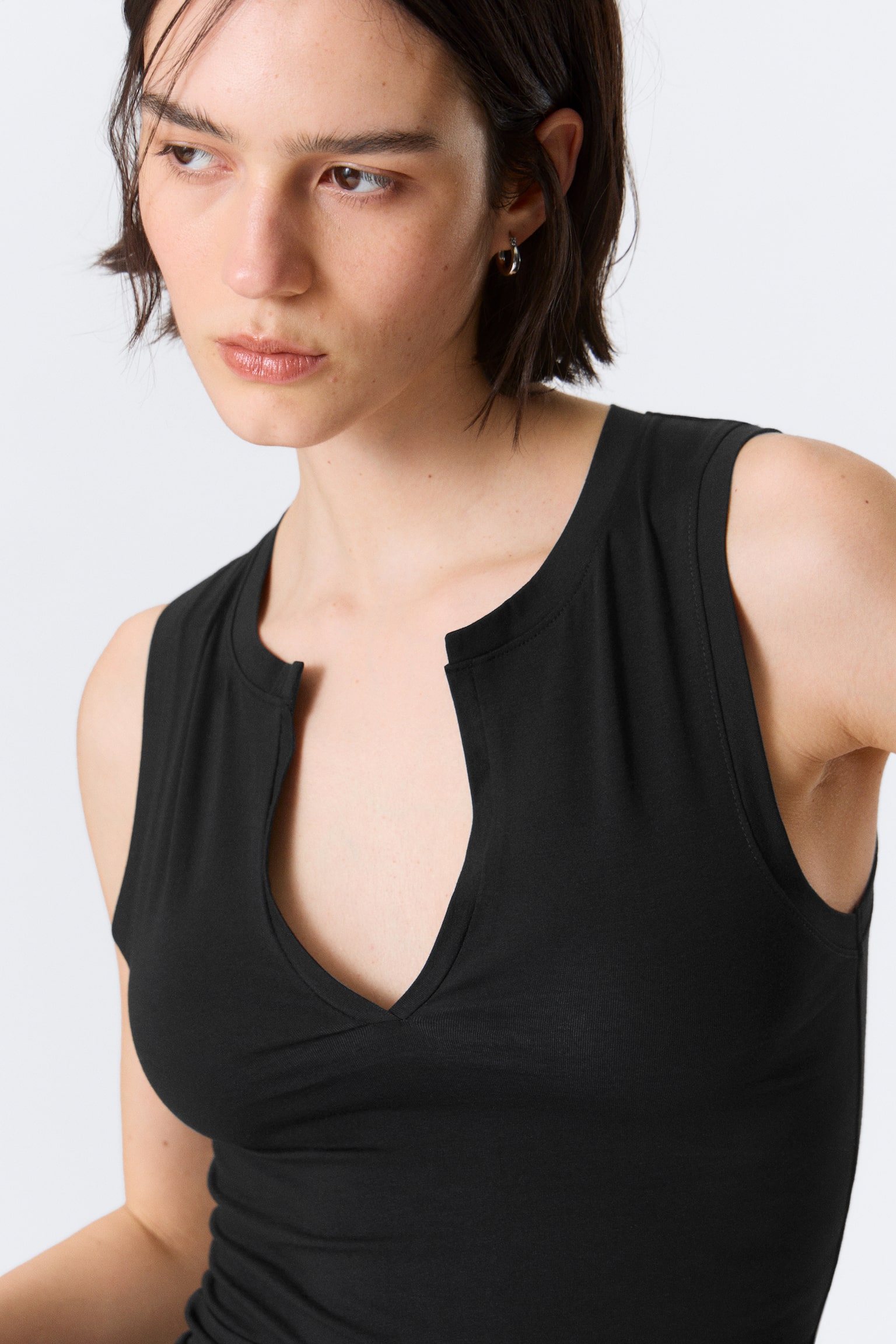 Haut ajusté sans manches col V - Noir/Rose clair - 3