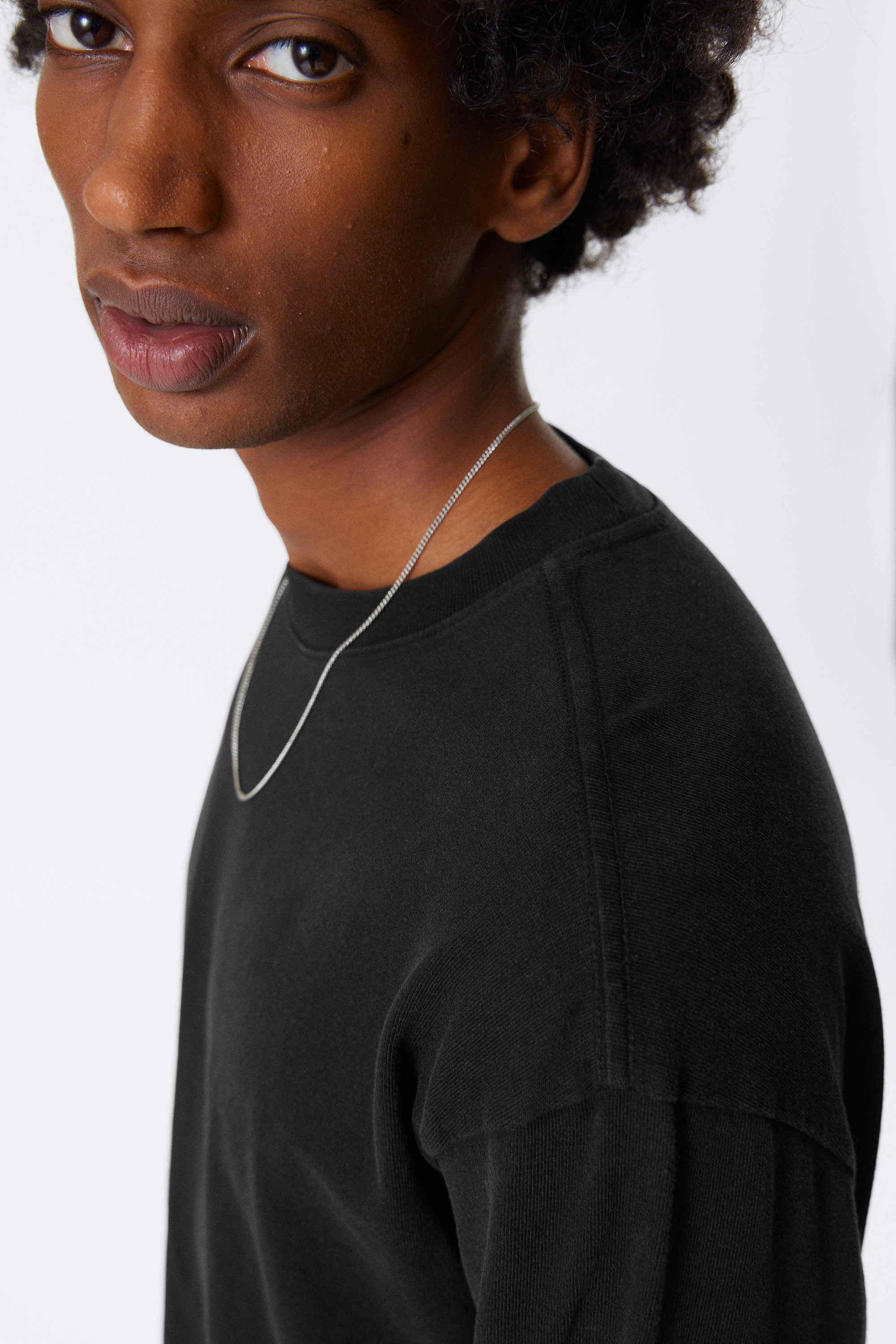 Zwart - Ruimvallend katoenen T-shirt met lange mouwen - 2