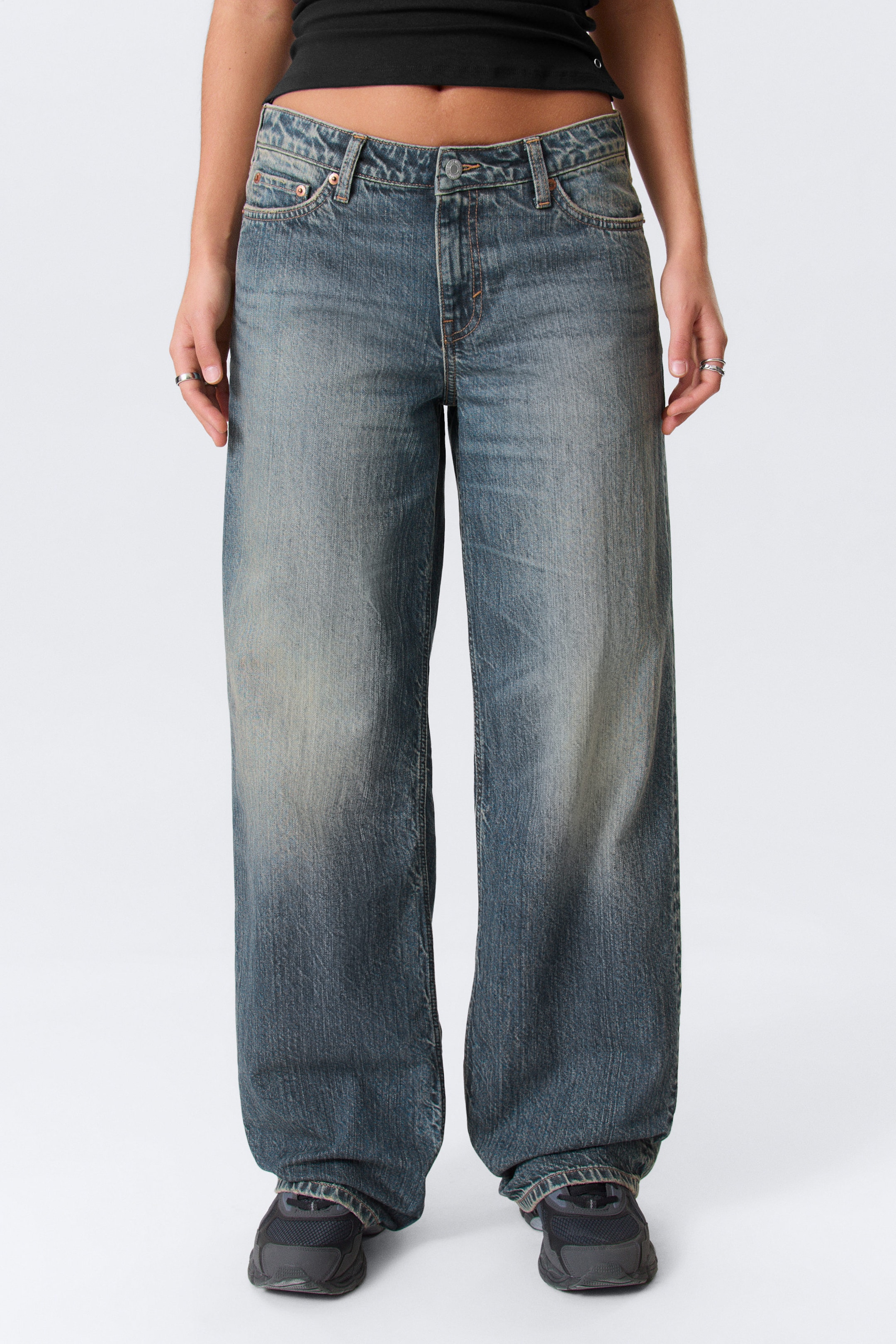 Redondo Blue - Medium Blue - Ample Low Rise Loose Wide Leg Jeans - 2