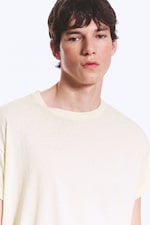Helles, staubiges Beige - Boxy T-Shirt aus Baumwolle mit Flügelärmeln - 3