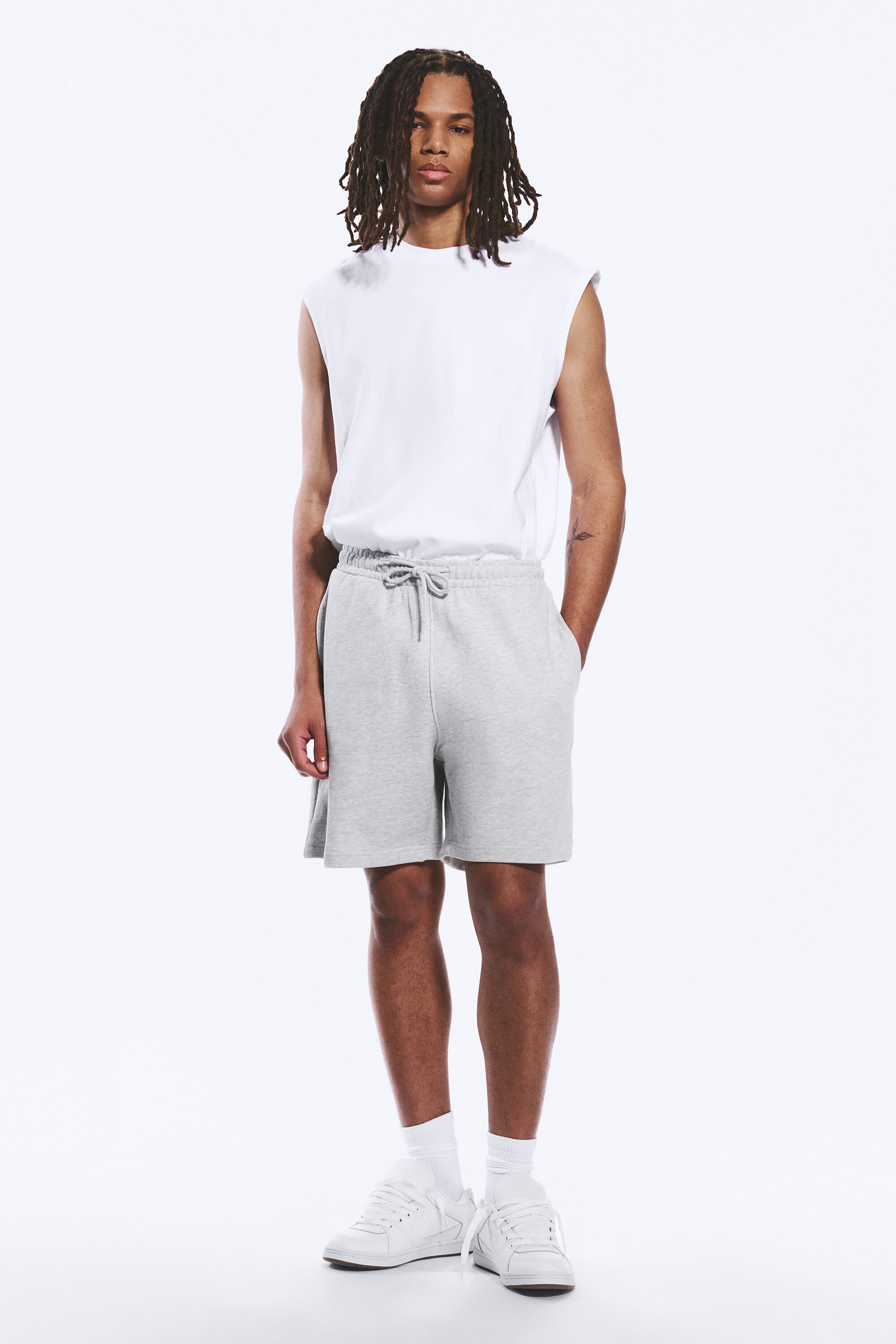 space relaxed mid-thigh denim shorts - Port Blue - Light Blue space relaxed mid-thigh denim shorts - Port Blue - Light Blue