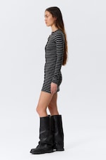 Schwarz mit Streifen - Langärmeliges Minikleid mit Druckknöpfen - 2