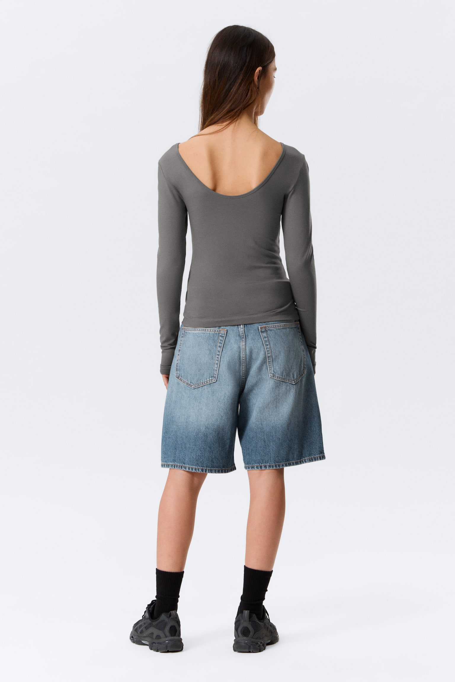 Top a maniche lunghe con schiena scoperta - Grigio/Black/Bianco - 5