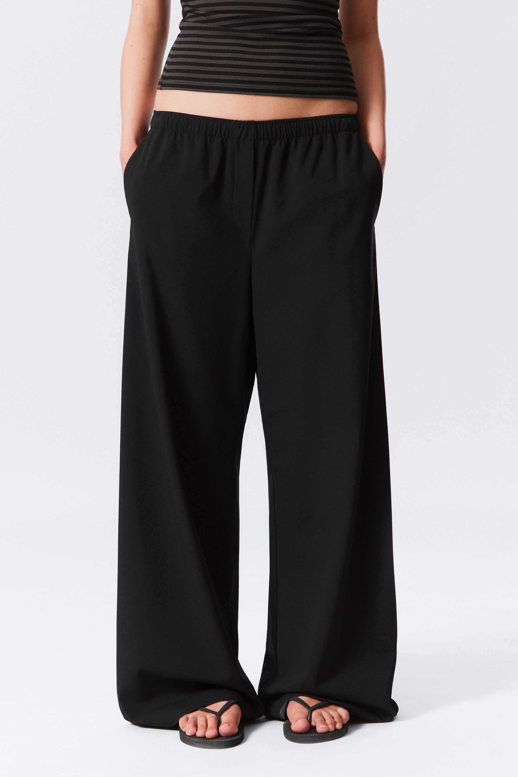 Black - Low Rise Loose Suiting Trousers - 2