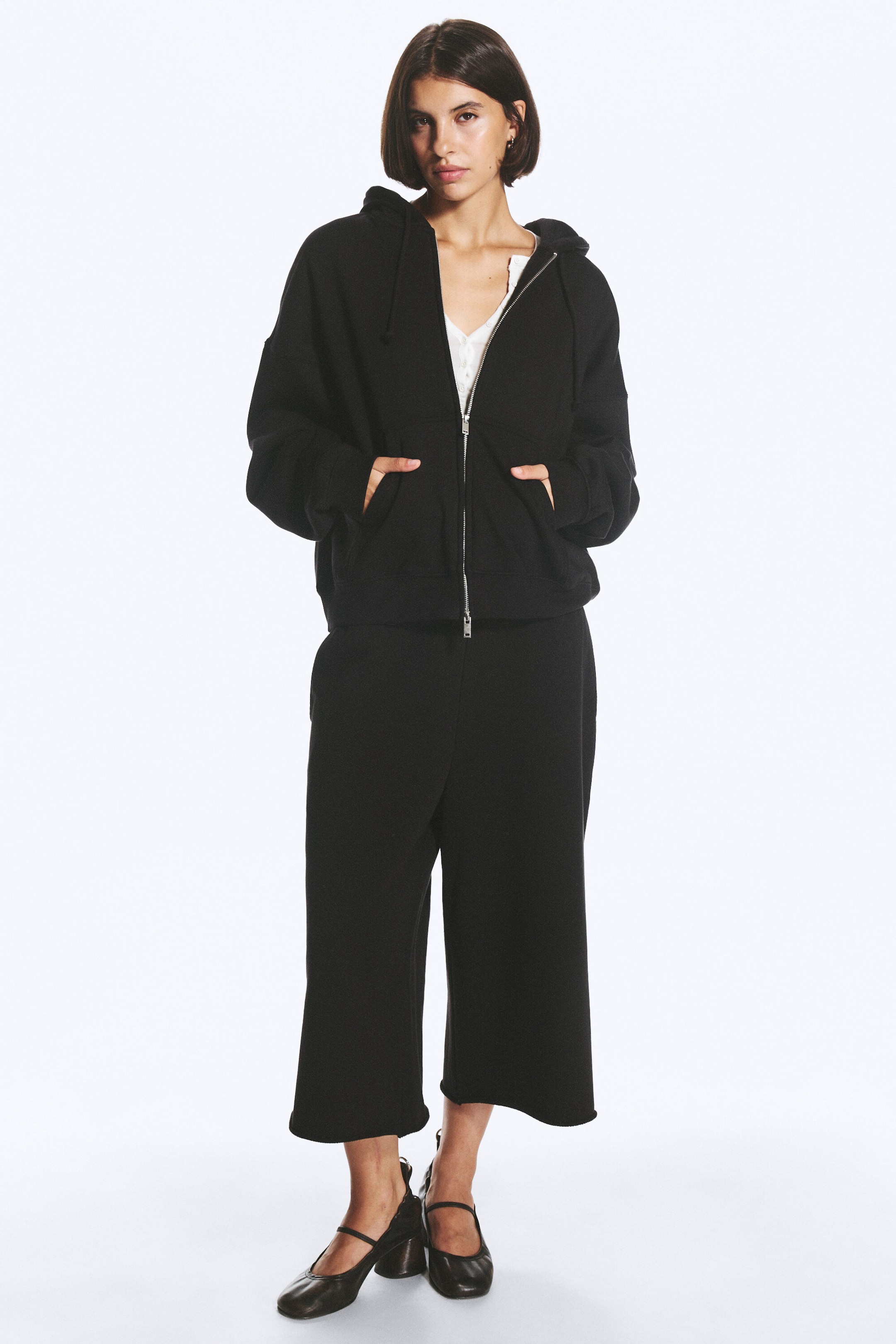 Schwarz - Hoodie mit Standard Fit und Reißverschluss - 2