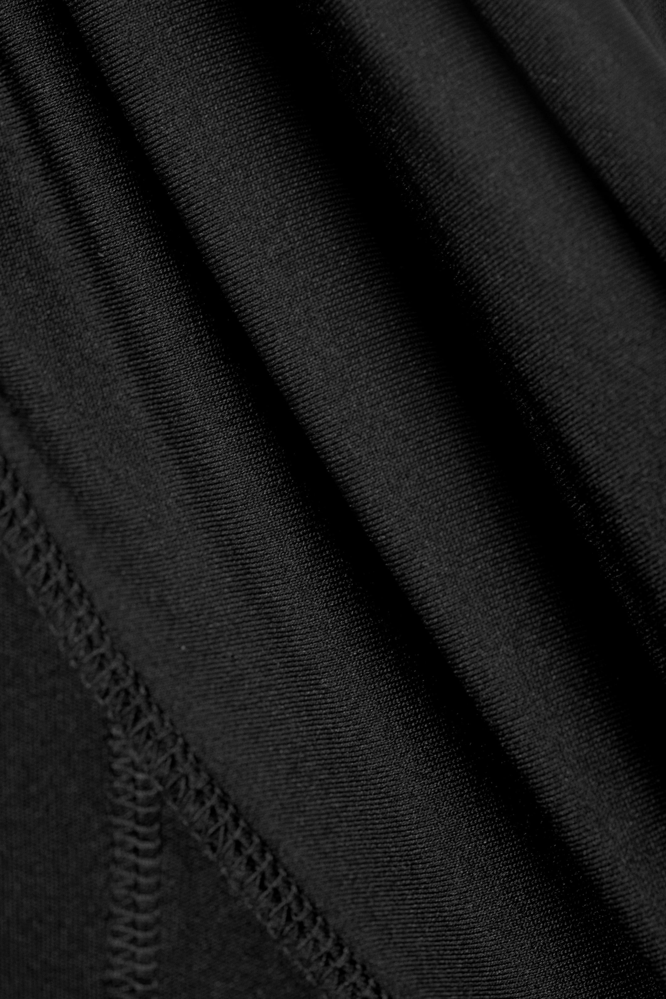 Zobacz większy obraz: Drapowany top z odkrytymi ramionami - Czarny - ONA | H&M PL 2