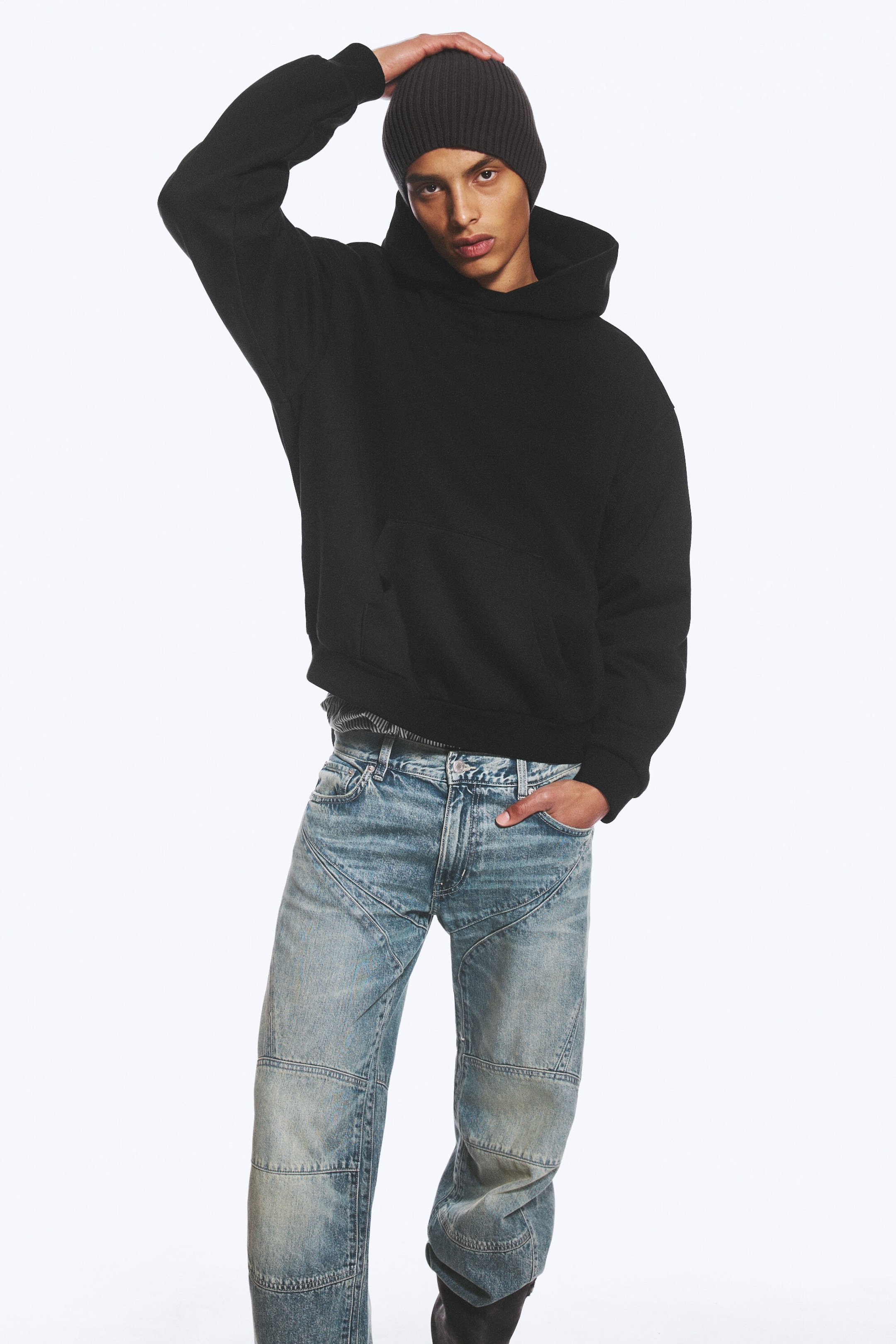 Black - Loose Fit Hoodie