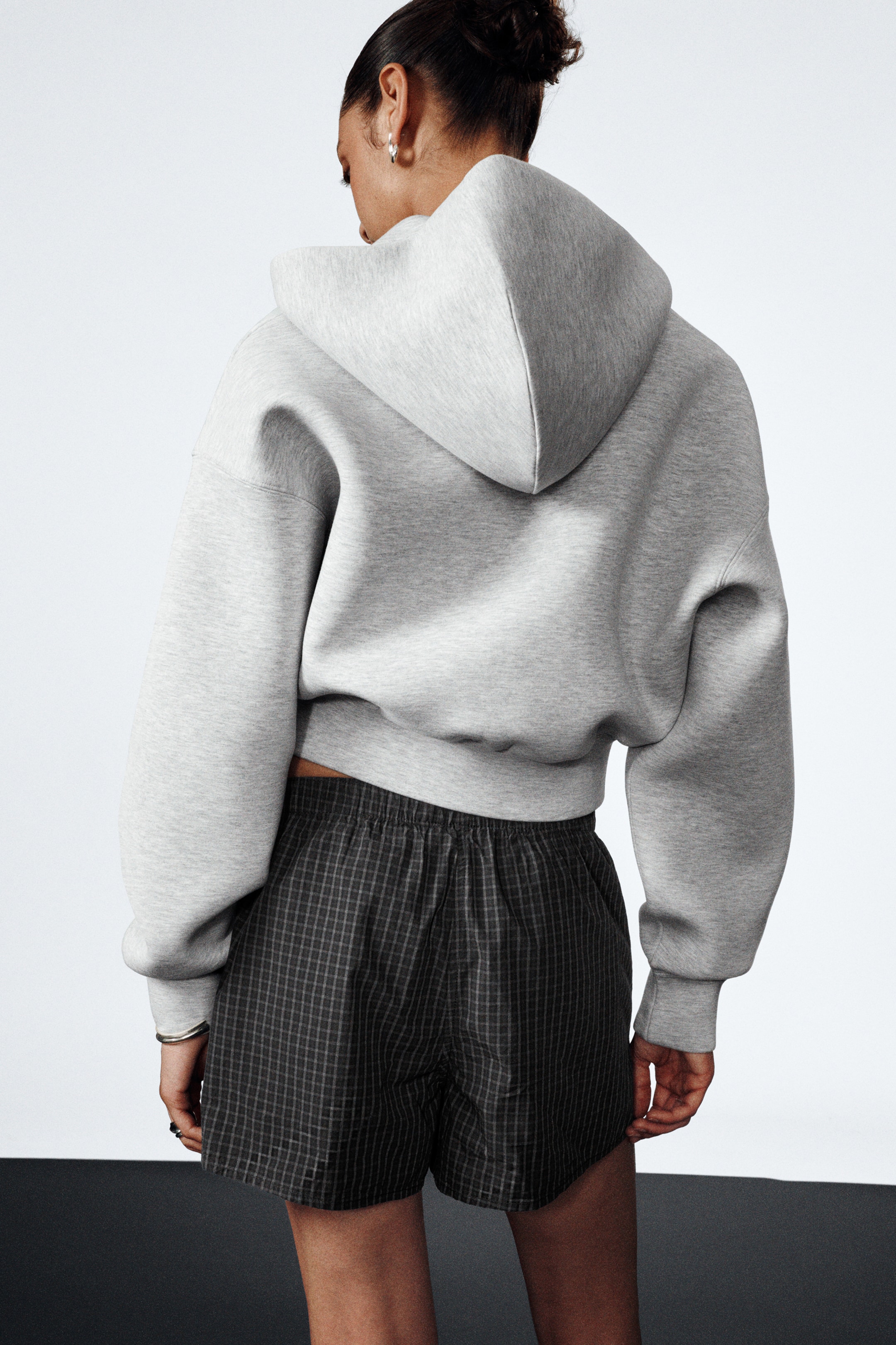 Ver imagem maior: Hoodie Scuba com Fecho de Corte Largo - Cinzento mesclado - SENHORA | H&M PT 3