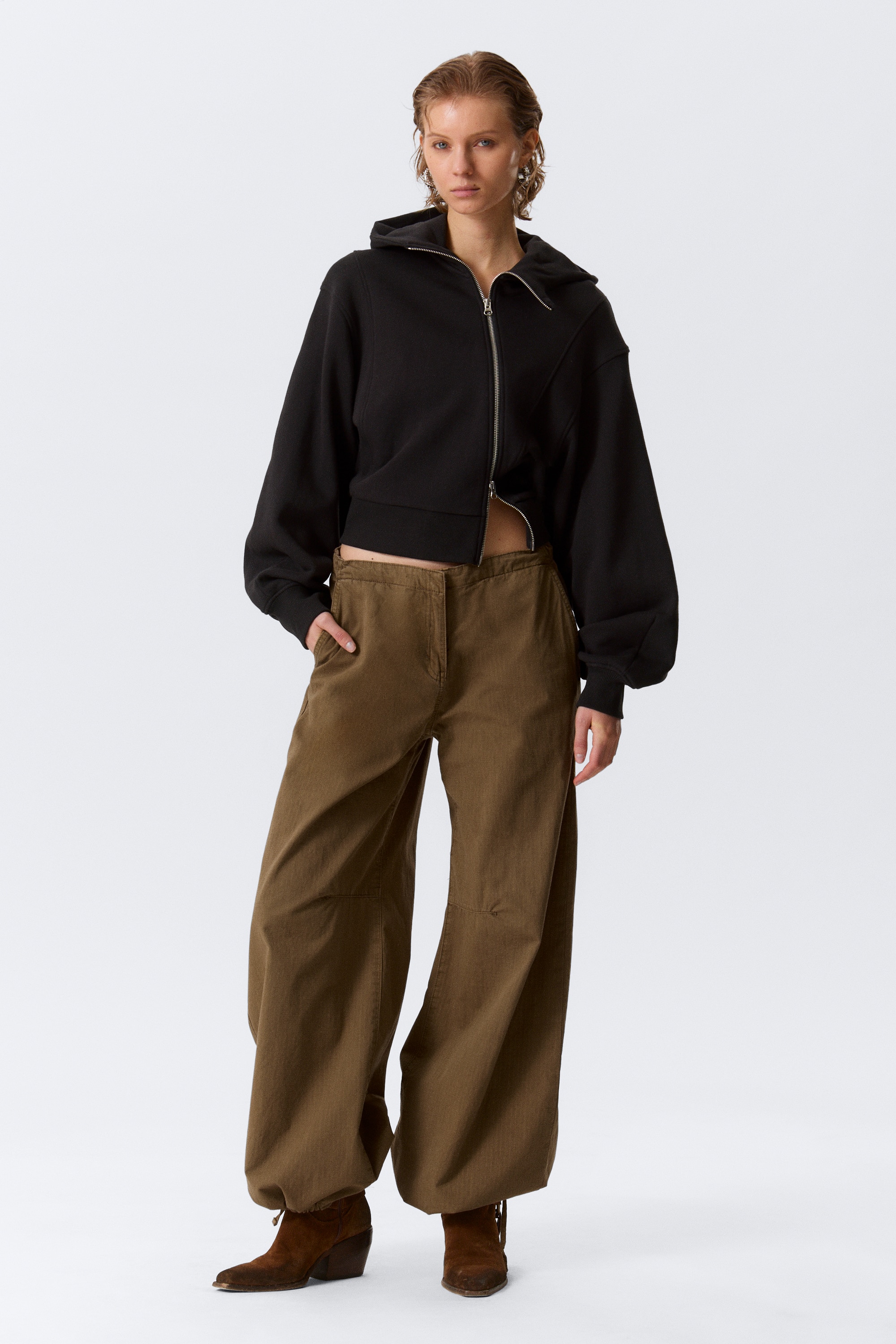 Zkrácená asymetrická mikina na zip - Černá/Washed Dark Beige