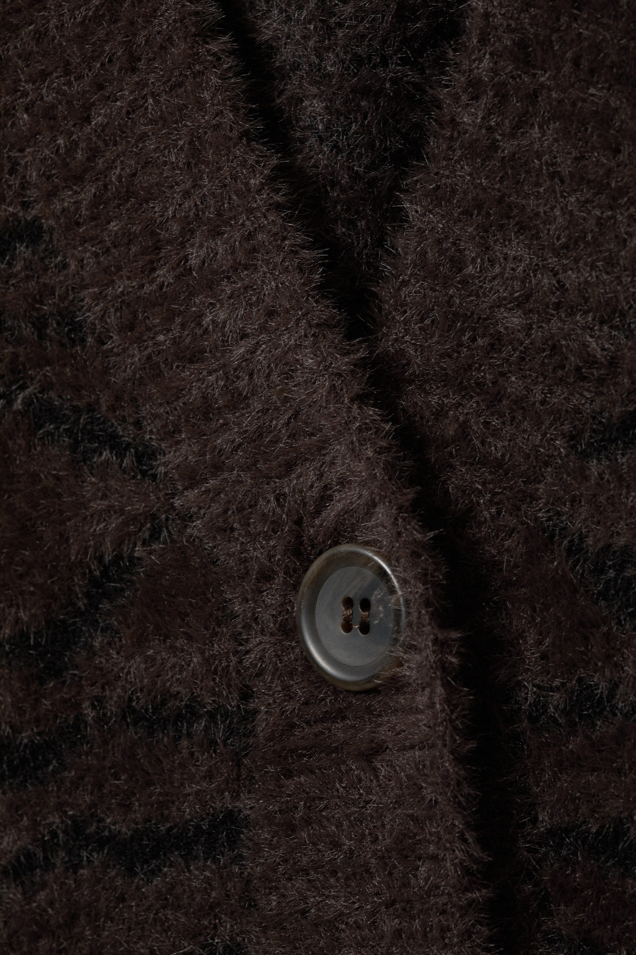 Dunkelbraunes Zebramuster - Oversized Strickjacke mit V-Ausschnitt - 4