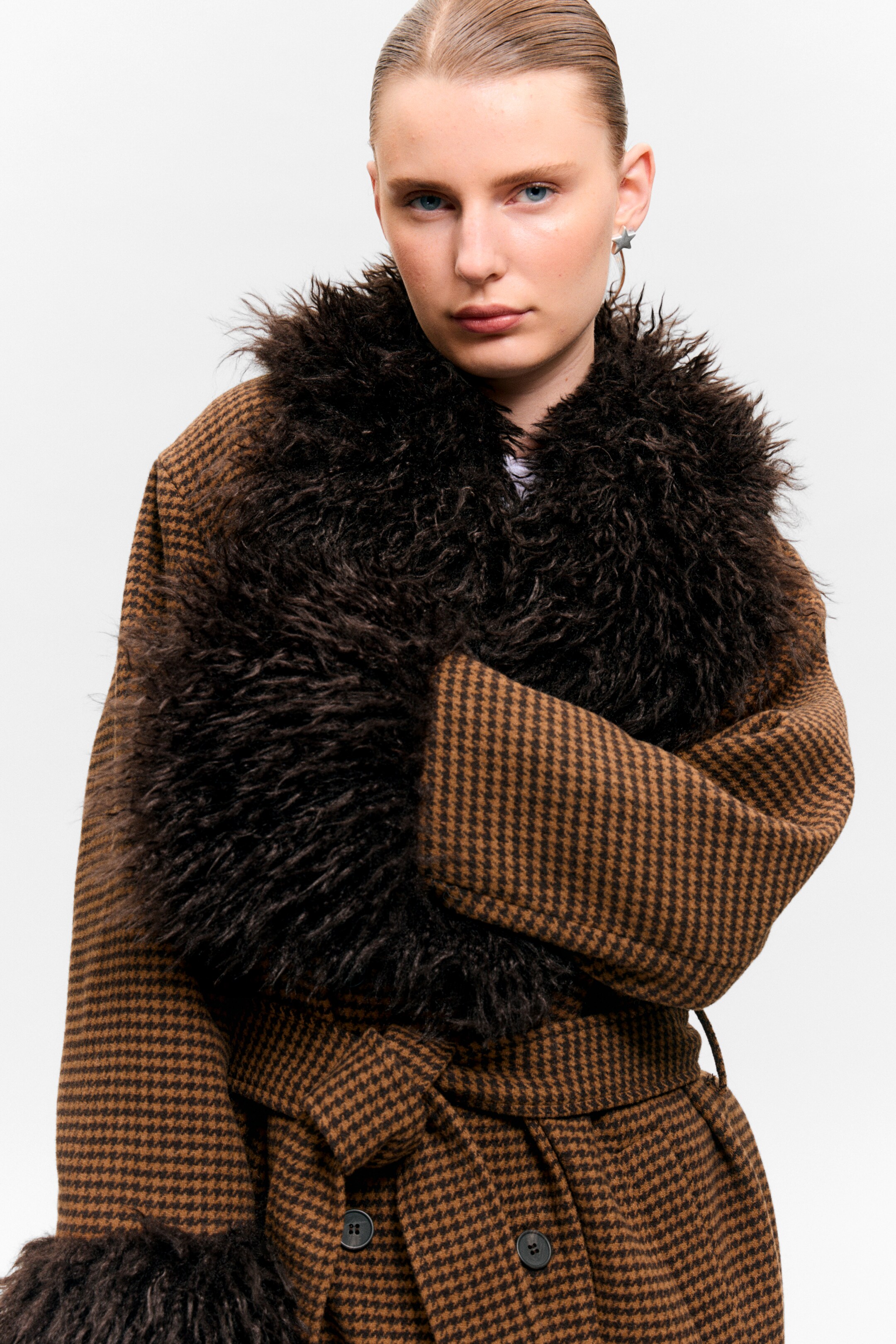 View larger image: Long Oversized Coat with Faux-Fur Trims - Checked Brown - Brown Faux Fur - Ladies | H&M GB 2