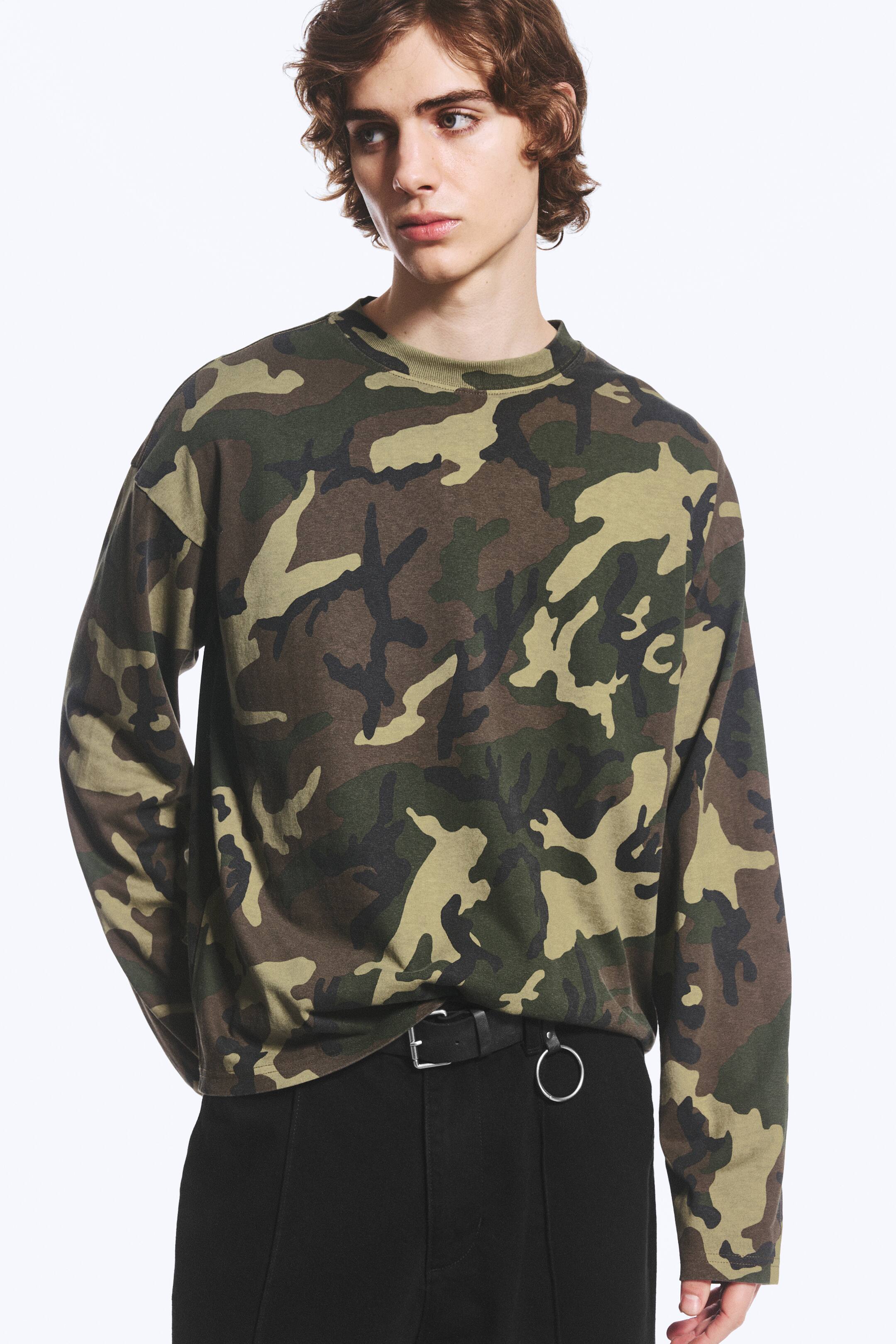 Grotere afbeelding bekijken: Geweldig boxy T-shirt met graphic en lange mouwen - Khaki Green - Camo - HEREN | H&M NL 1