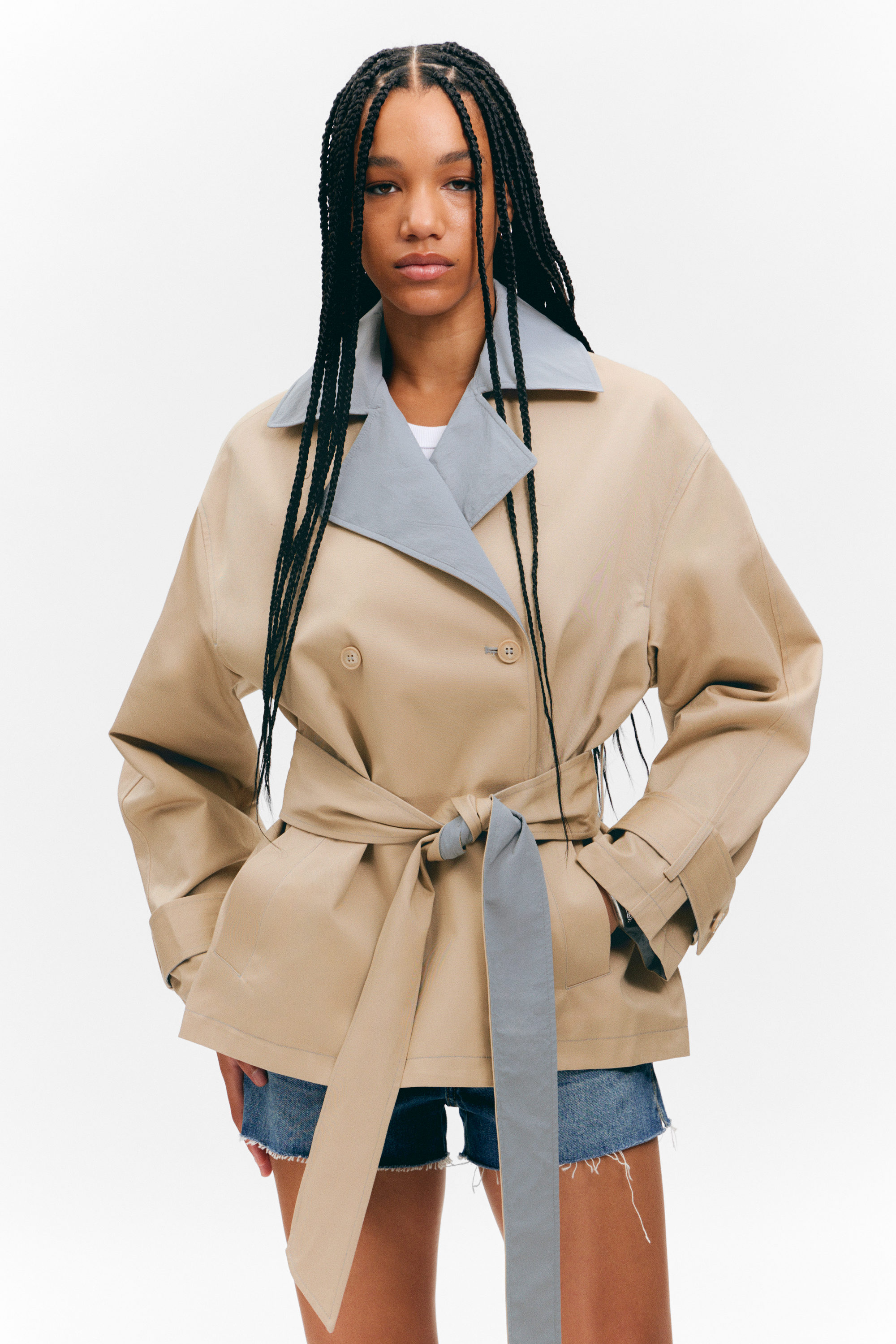 Beige & Hellgrau - Kurzer, wendbarer Zweireiher-Trenchcoat - 2