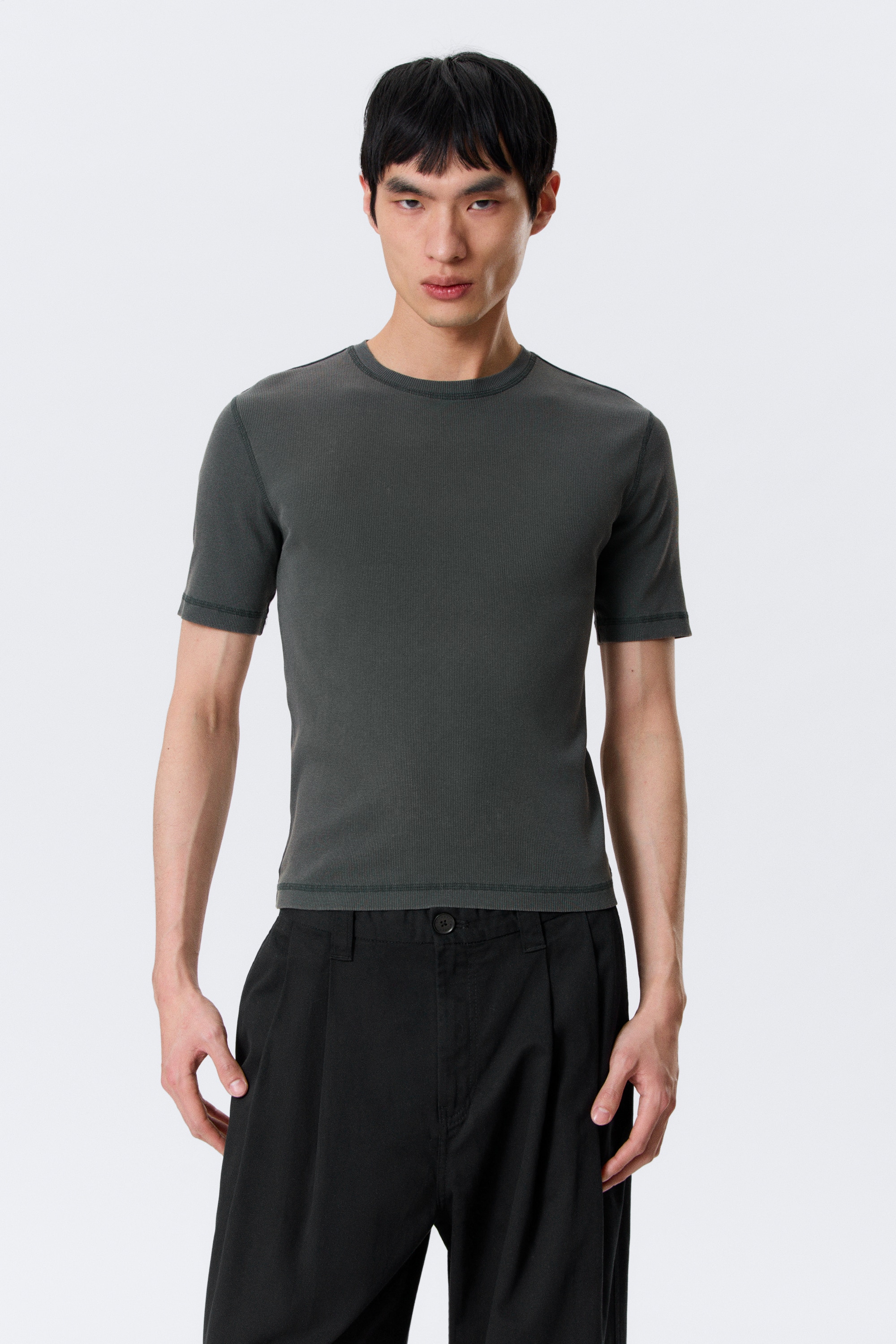 Κλασικό στενό βαμβακερό μπλουζάκι με ραβδώσεις - Πλυμένο Σκούρο Μόλε/Λευκό/Μαύρο