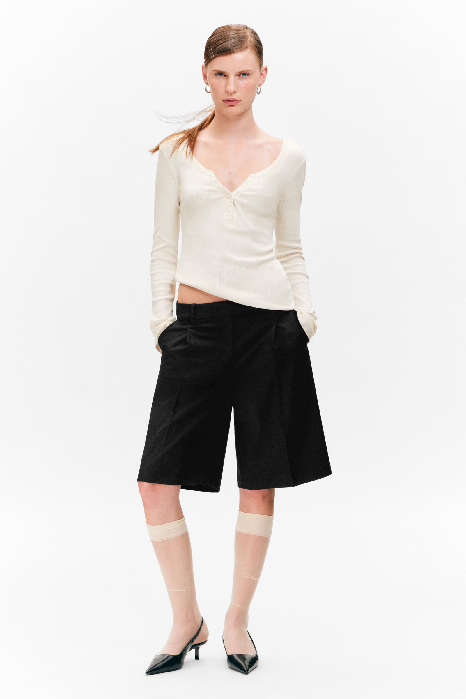 Long-Sleeved Fitted V-Neck Top