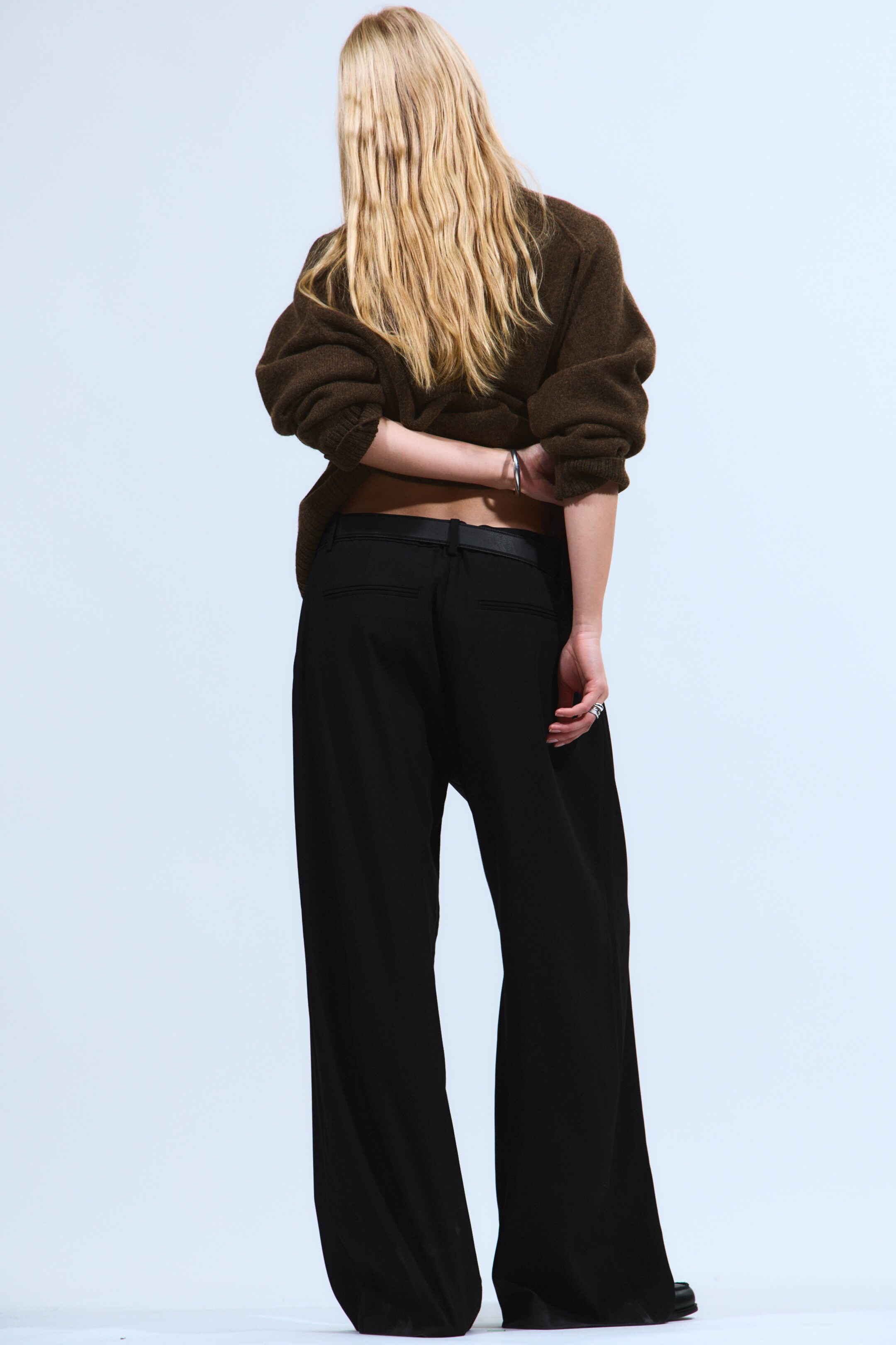 Größeres Bild ansehen: Weite Anzughose mit niedriger Taille - Schwarz - Ladies | H&M DE 7