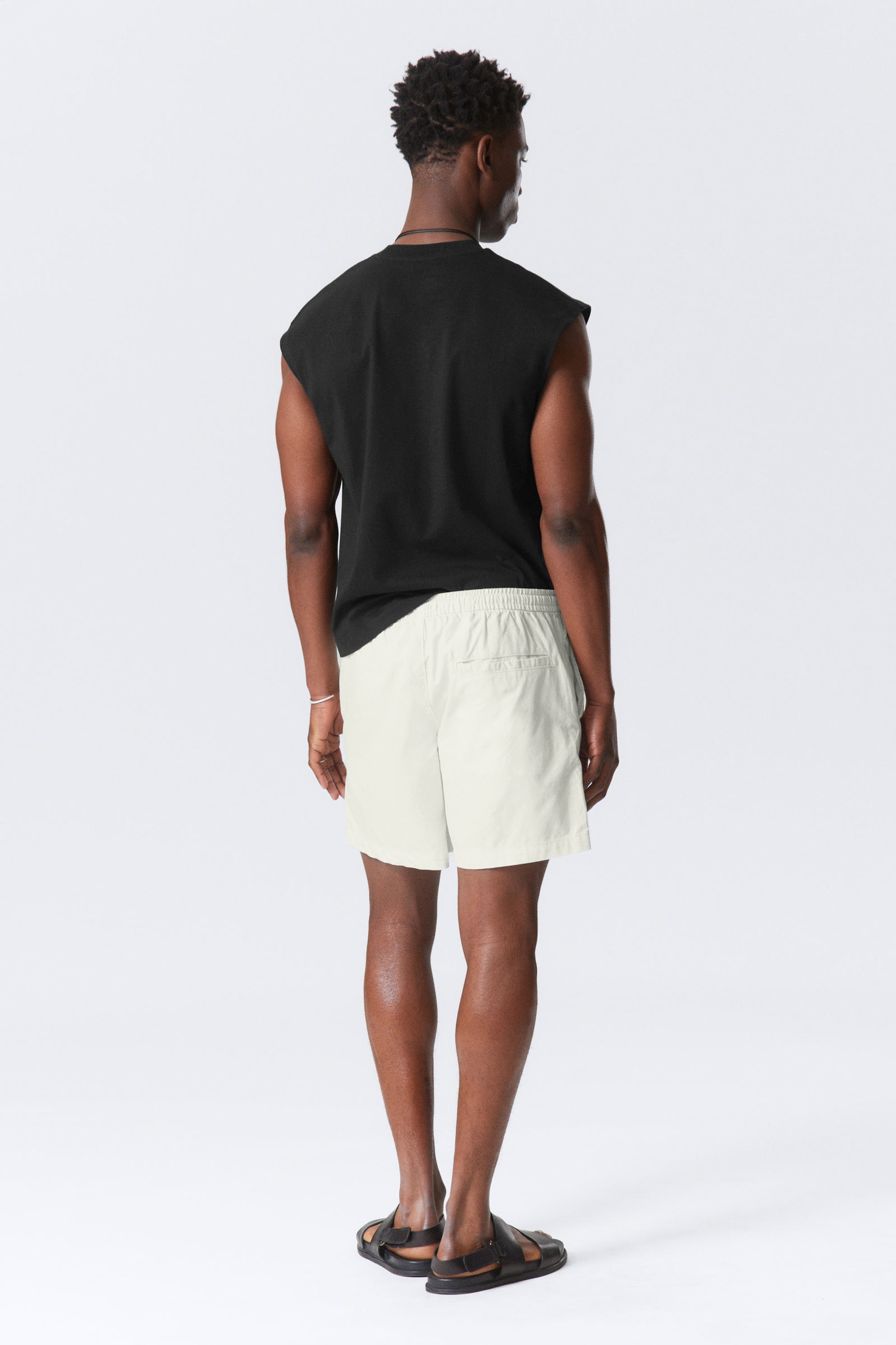 oxford-shorts mit normaler passform - Staubiges Weiß | Weekday DE