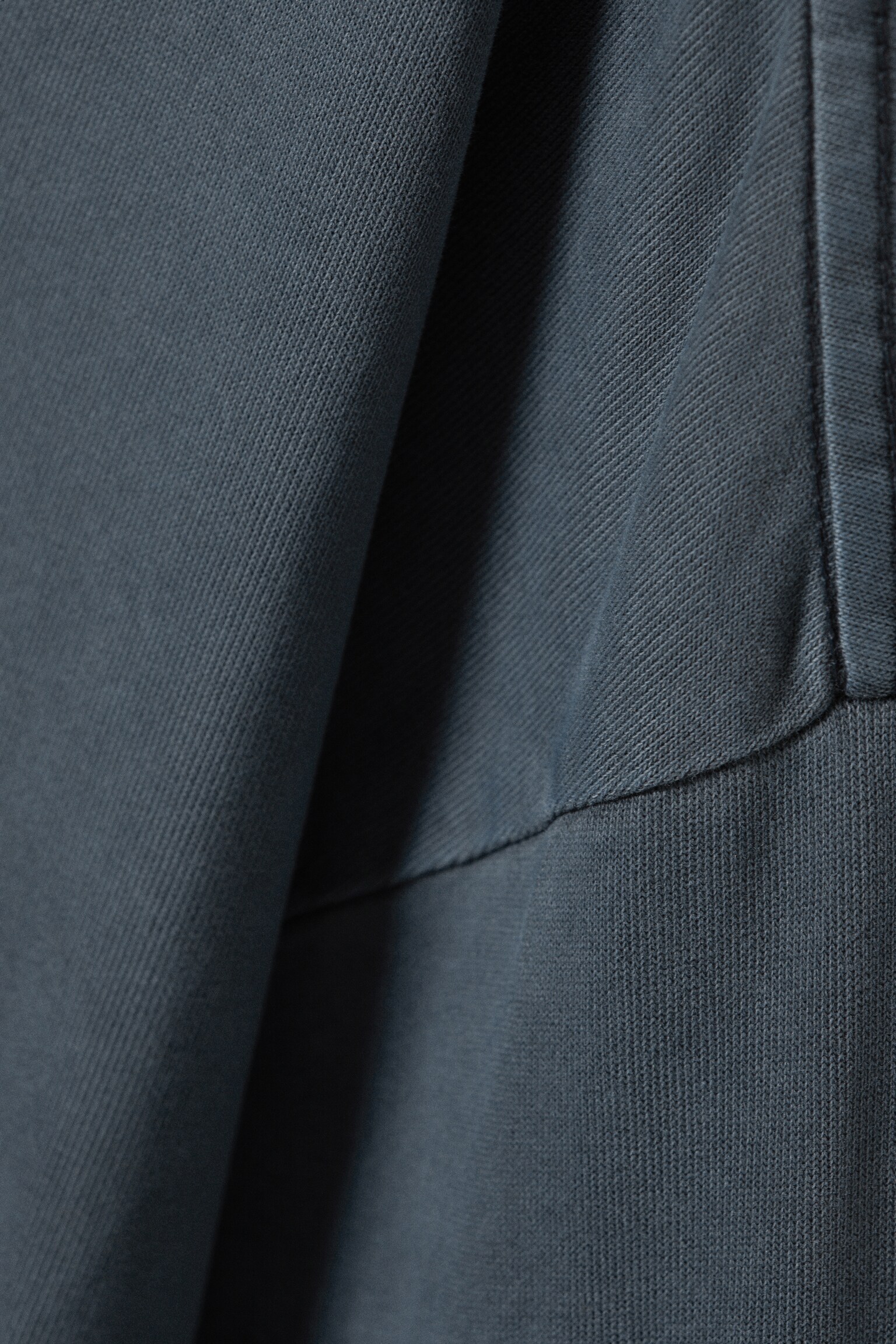 Großartiges Longsleeve in Boxy-Passform - Verwaschenes Blau/Schwarz/Dunkelbraun/Weiß/Dunkelgrün/Hellgrau meliert - 4