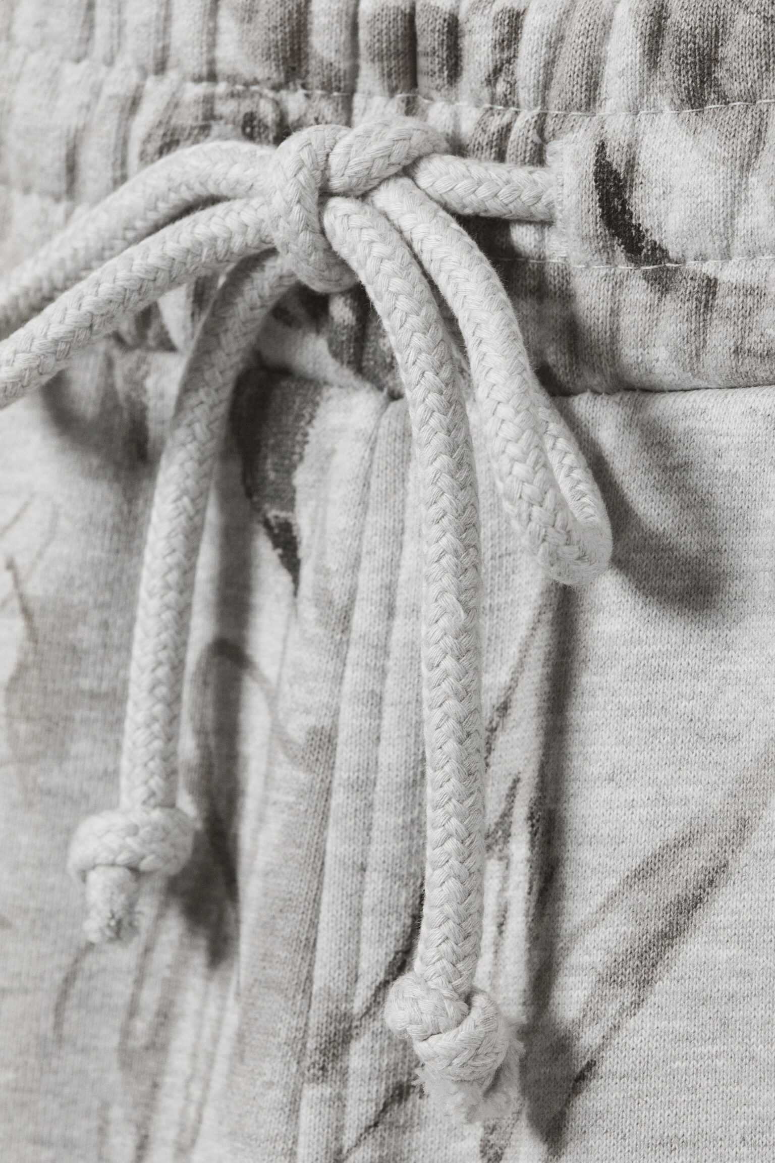 Bawełniane spodnie dresowe Loose Fit - Grey Melange - Nadruk Bazgroły - 3