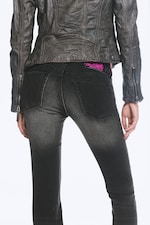 Destroyed Black - Schwarz - BOOTY BEI LOW WAIST SKINNY BOOTCUT JEANS - 1