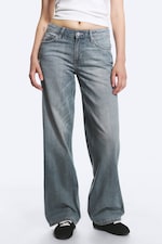 Gloria Blå - Mellomblå - Ample jeans med lavt liv, vide ben og løs passform - 1