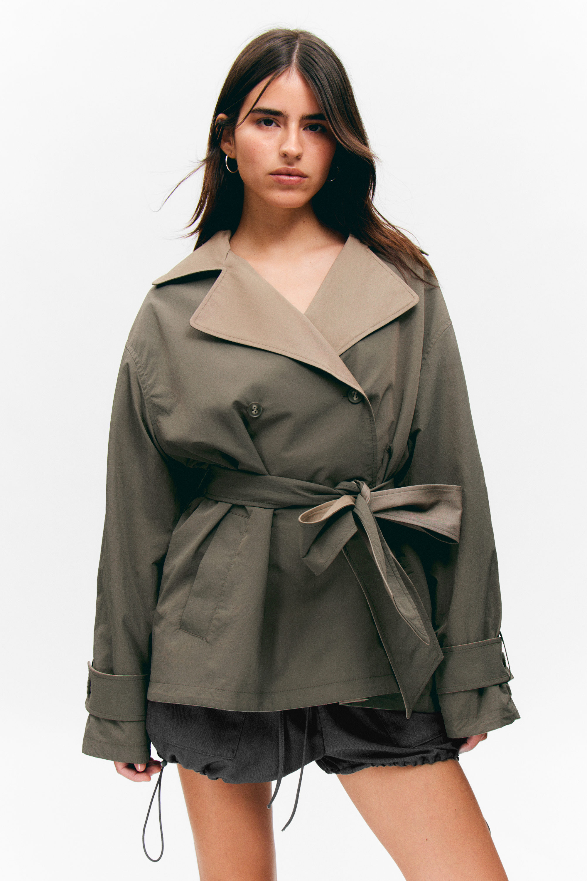 Beige & Khakigrün - Kurzer, wendbarer Zweireiher-Trenchcoat - 2