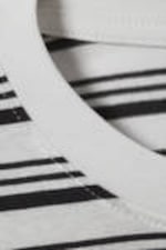 Black & White Stripes - Gestreept boxy T-shirt met lange mouwen - 4