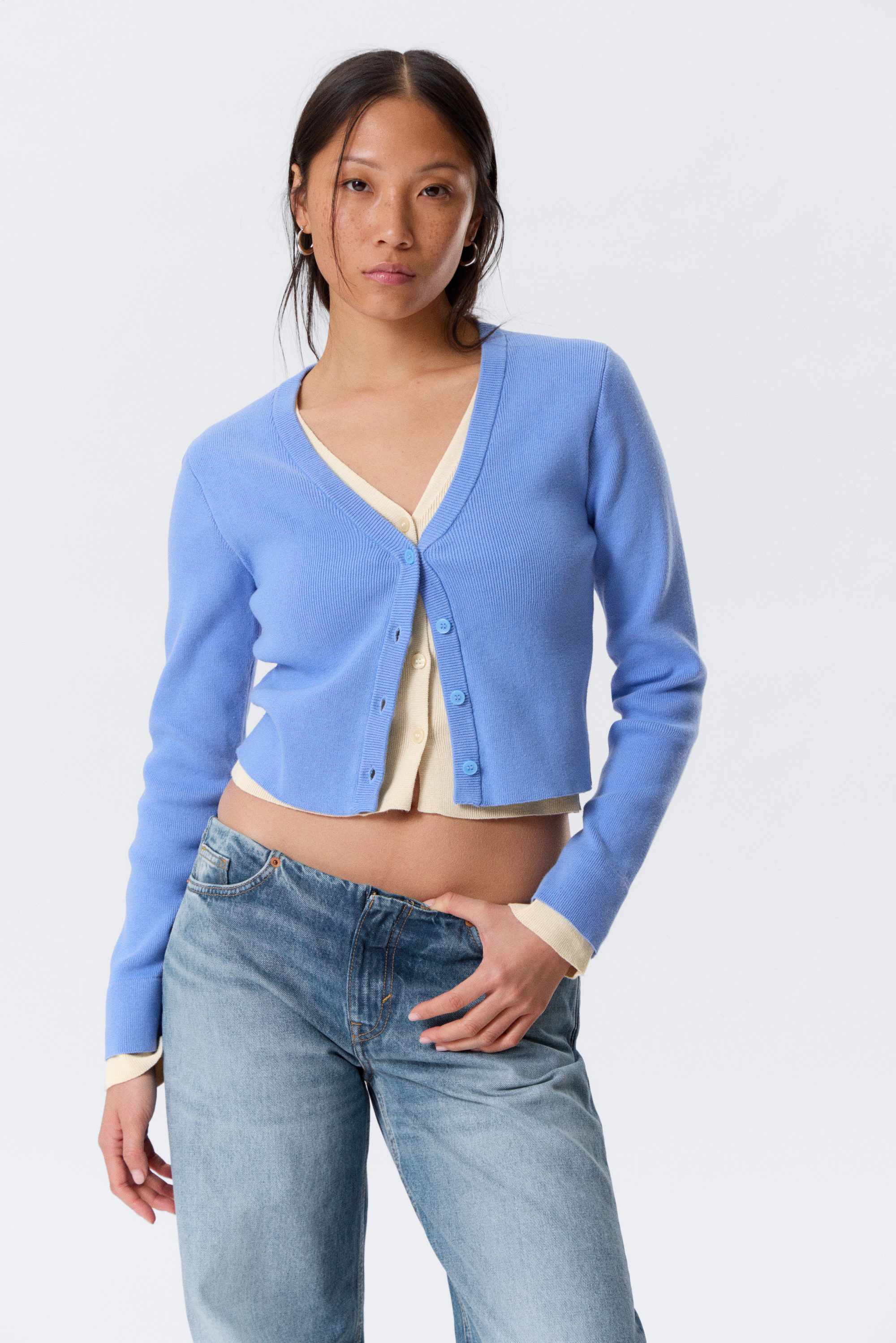 knitted double-layered v-neck cardigan - Blue/Off-white | Monki WW