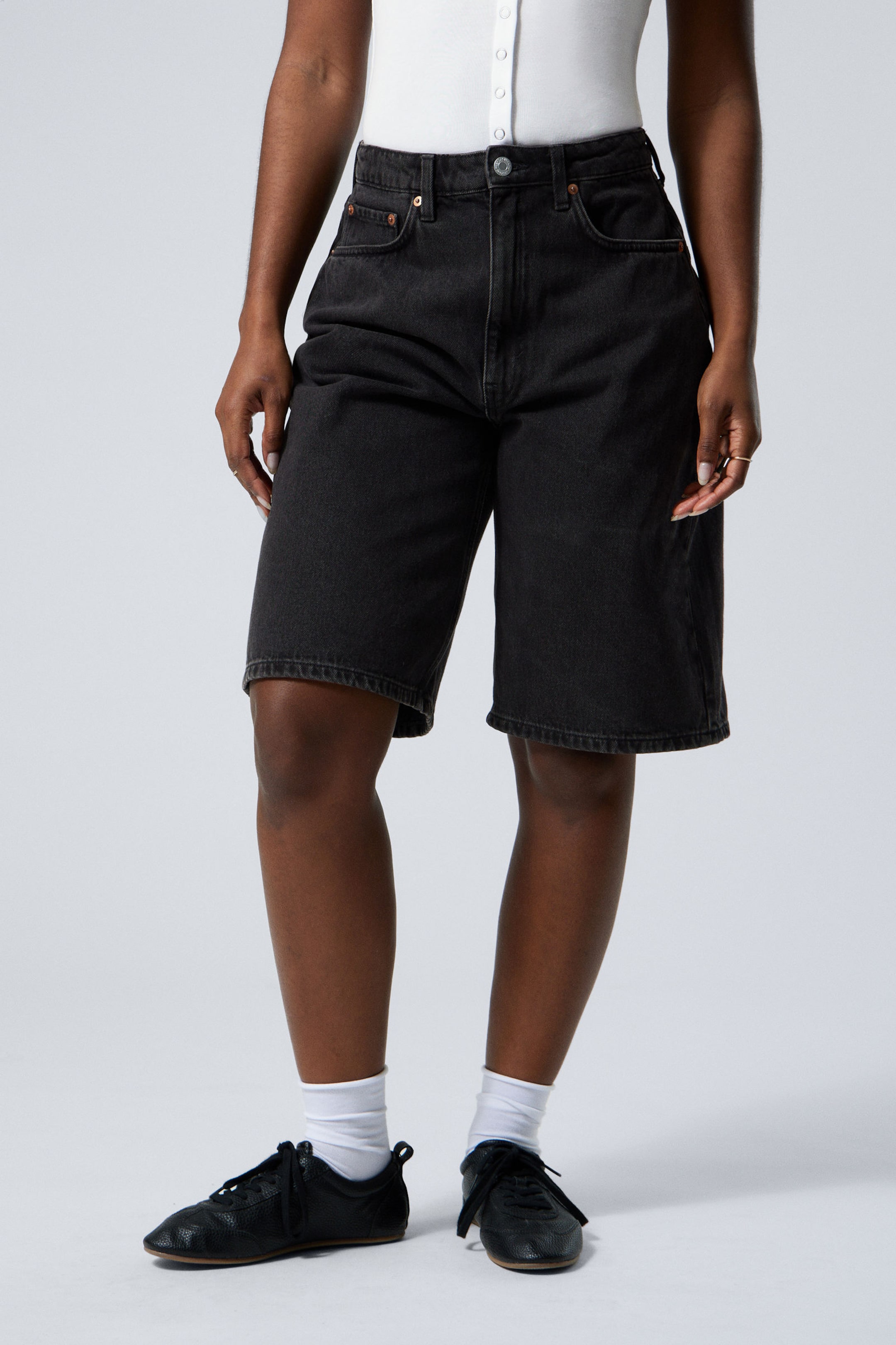 #272627 - Halo Curve High Rise Wide Leg Denim Shorts - 2