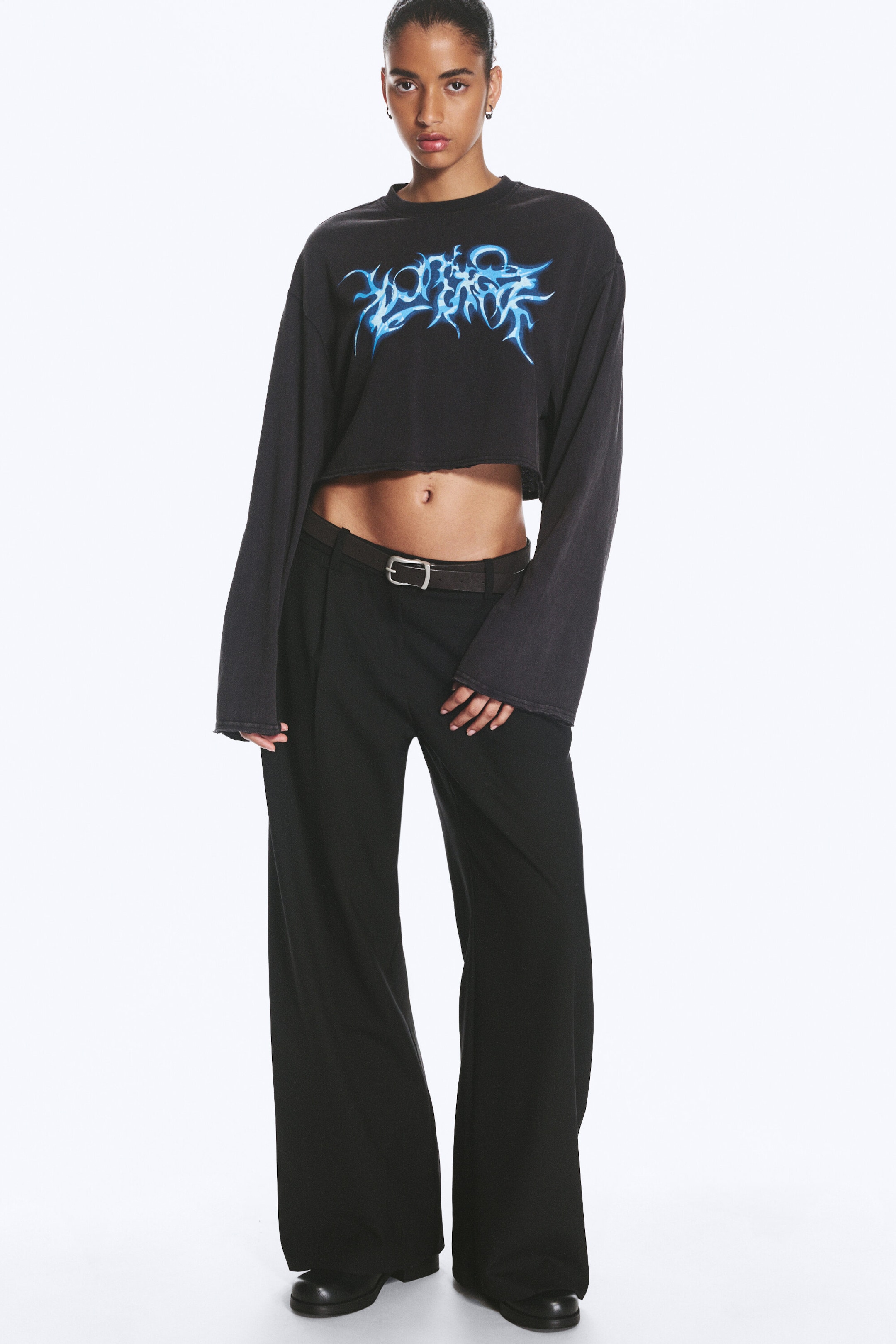 Black - Printed Oversized Cropped Long-Sleeved T-shirt - 2