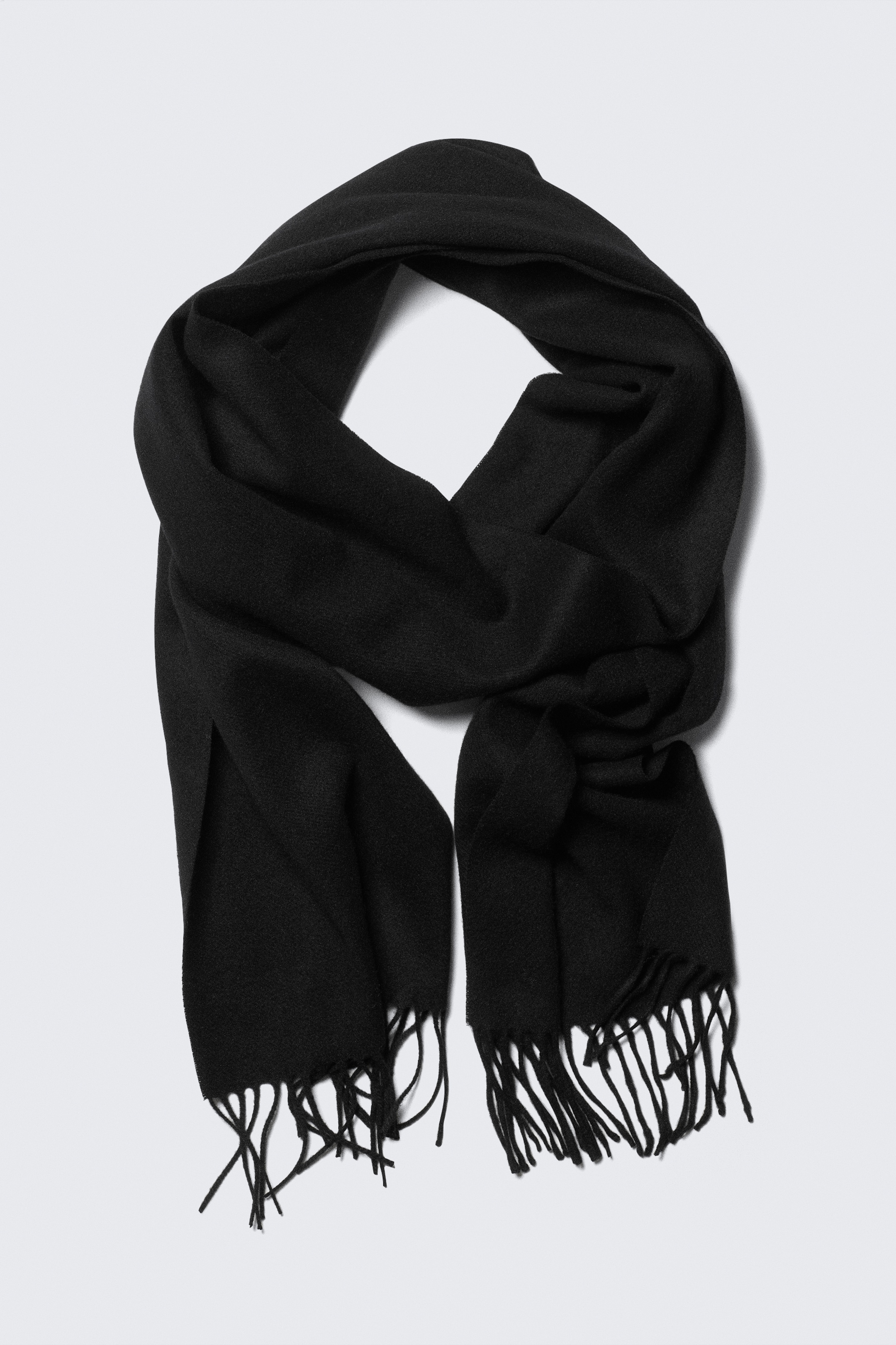 Näytä suurempi kuva: Pitkä kudottu villakaulaliina - Musta - NAISET | H&M FI 1