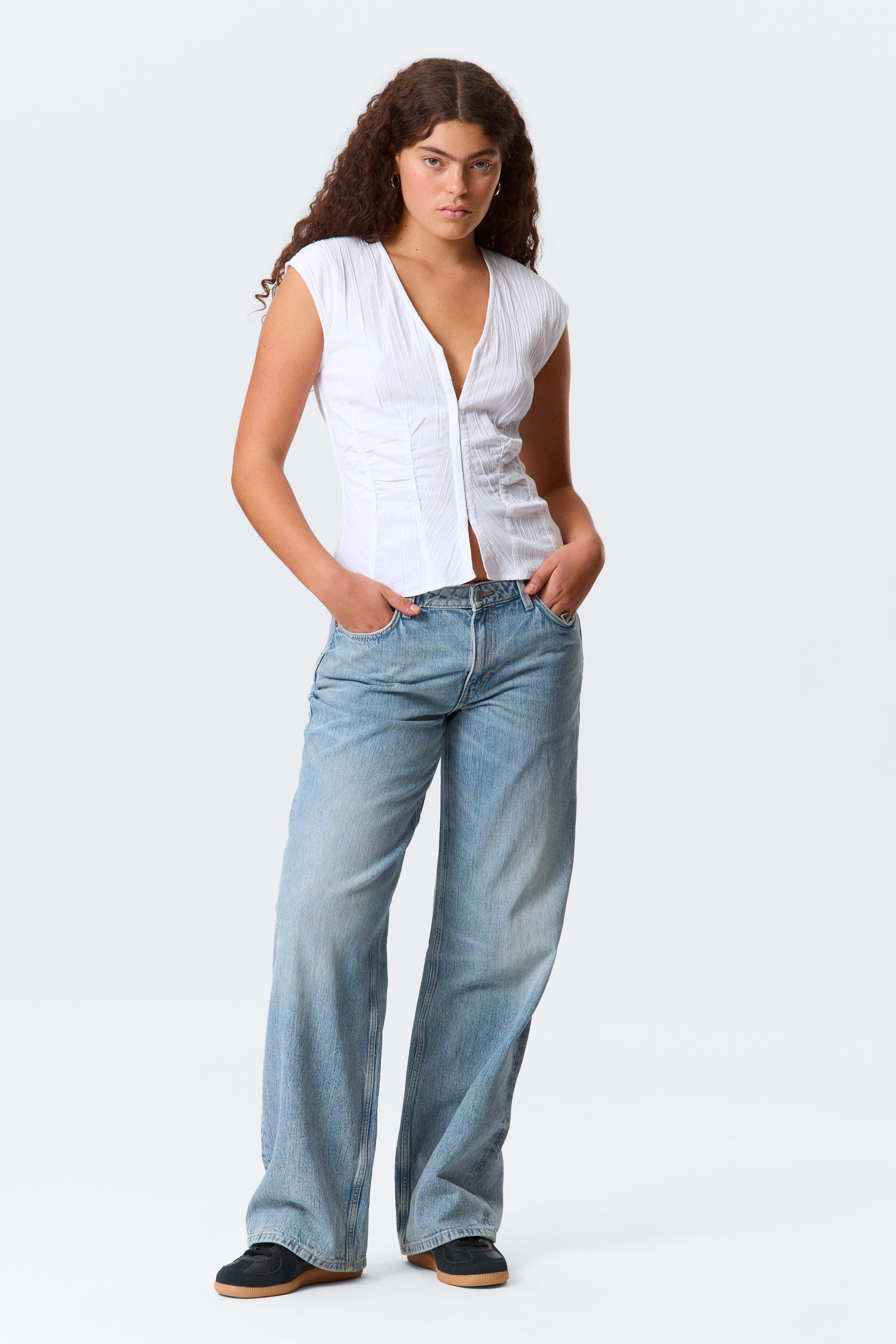 White - Sleeveless Crinkle Top - 2