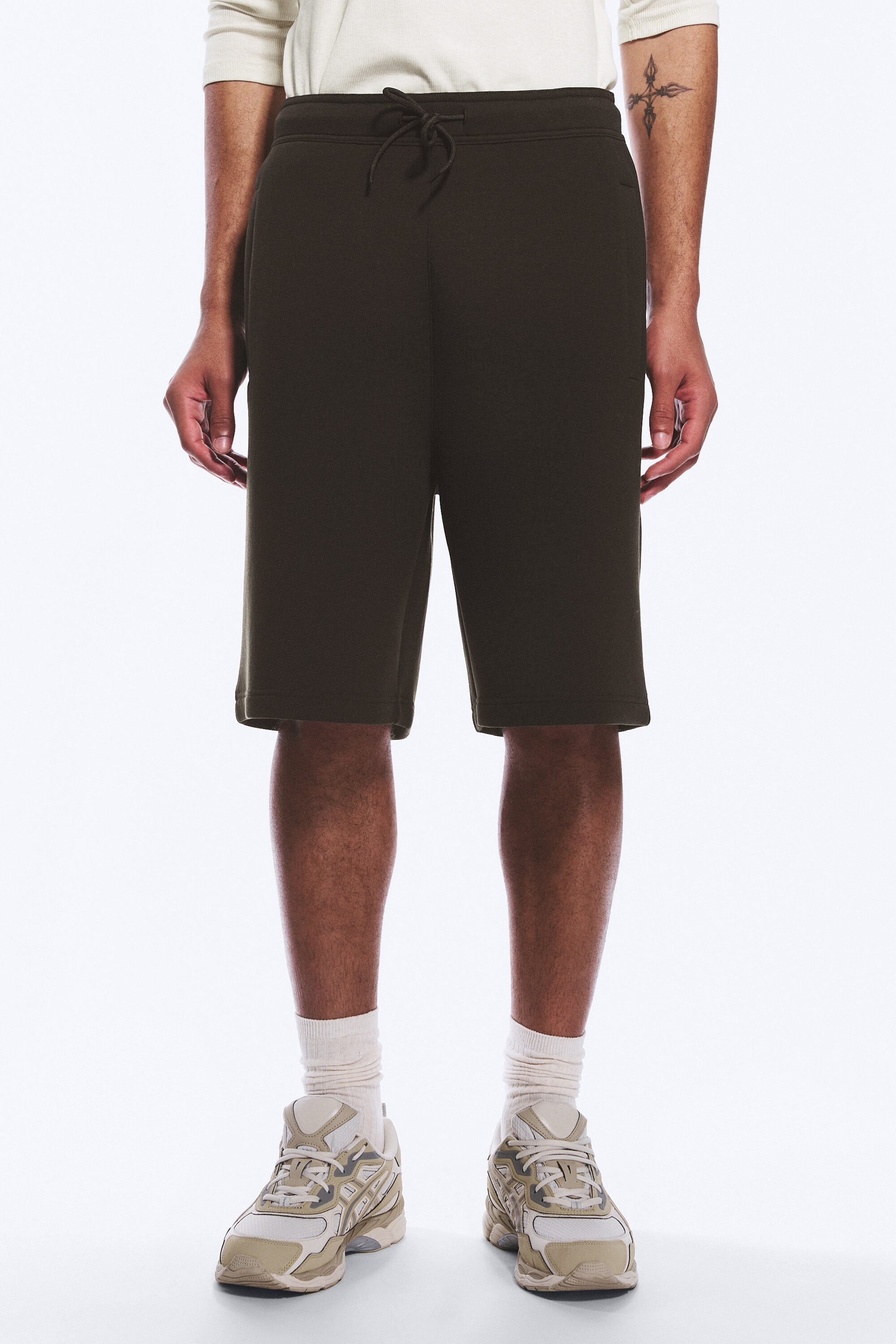 Dunkelbraun - Locker geschnittene Scuba-Shorts - 2