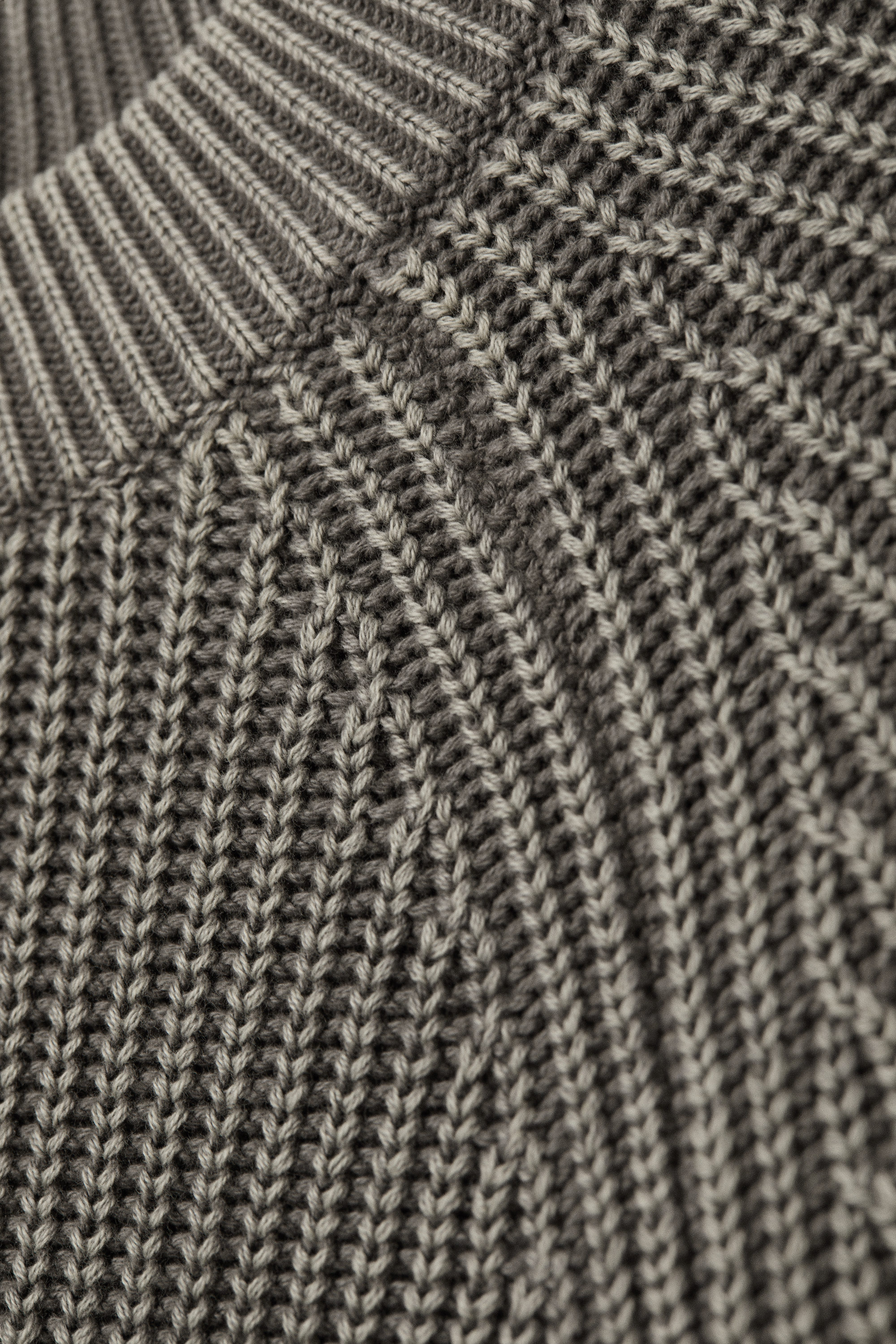 Gewaschenes Dunkelgrau meliert - Lässiger Strickpullover aus Wolle - 3