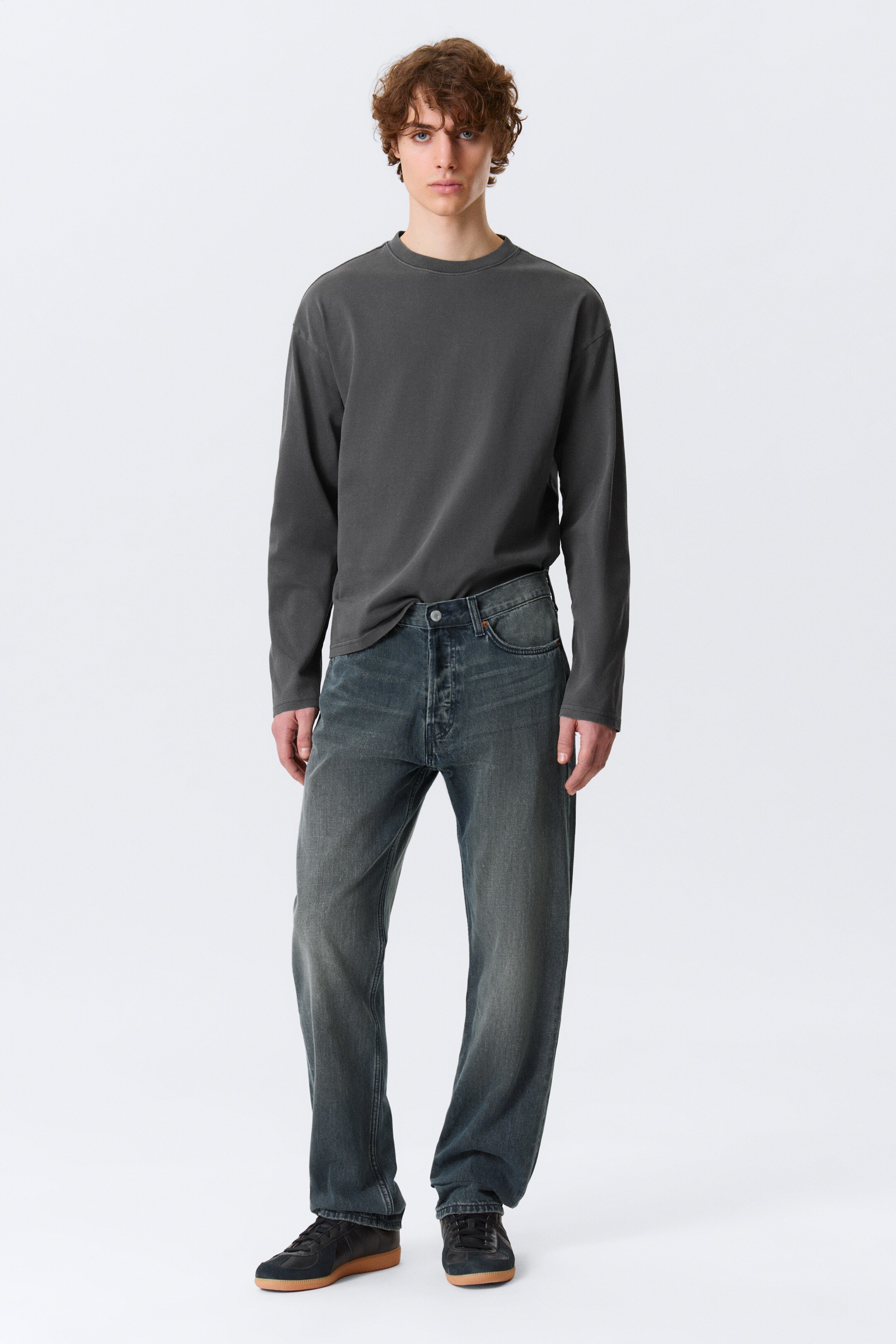 View larger image: Space Mid Rise Relaxed Straight Leg Jeans - Kourtney Blue - Dark Blue - Men | H&M GB 1