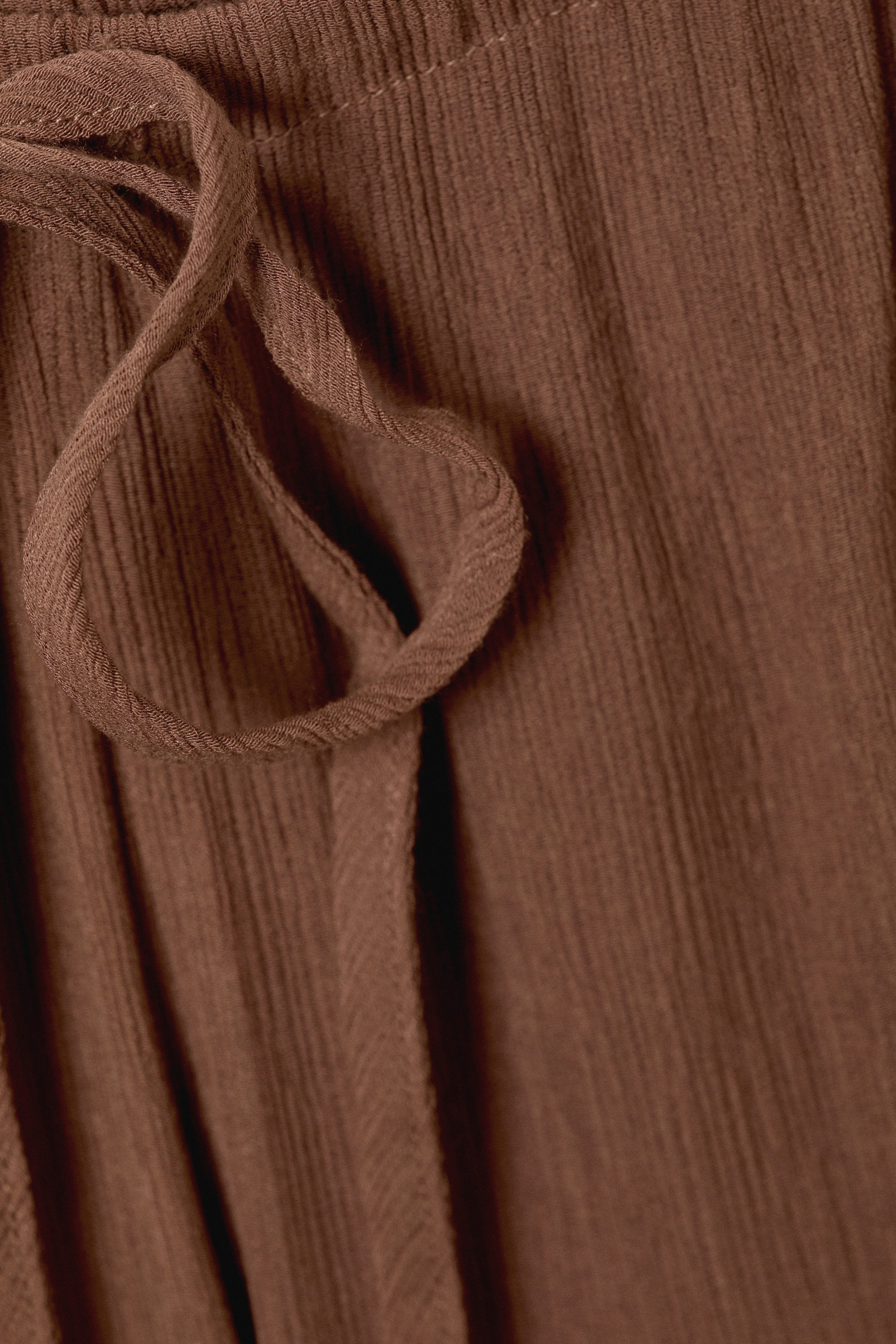 Braun - Lockere Hose mit mittlerer Bundhöhe und Volants - 5