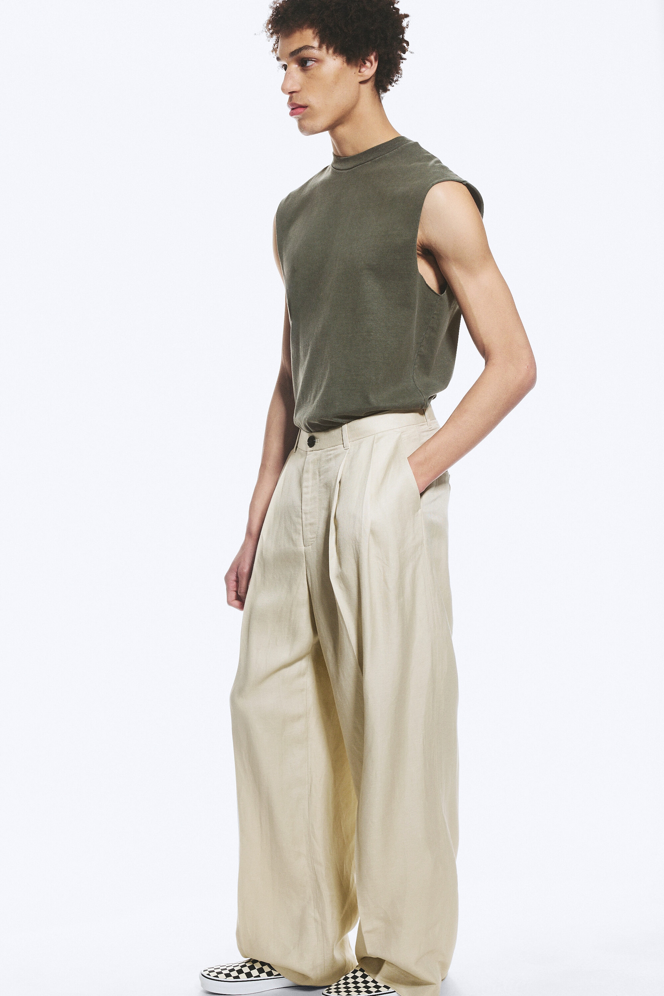 Vaal lichtbeige - Nate ruimvallende linnen kostuumpantalon - 1