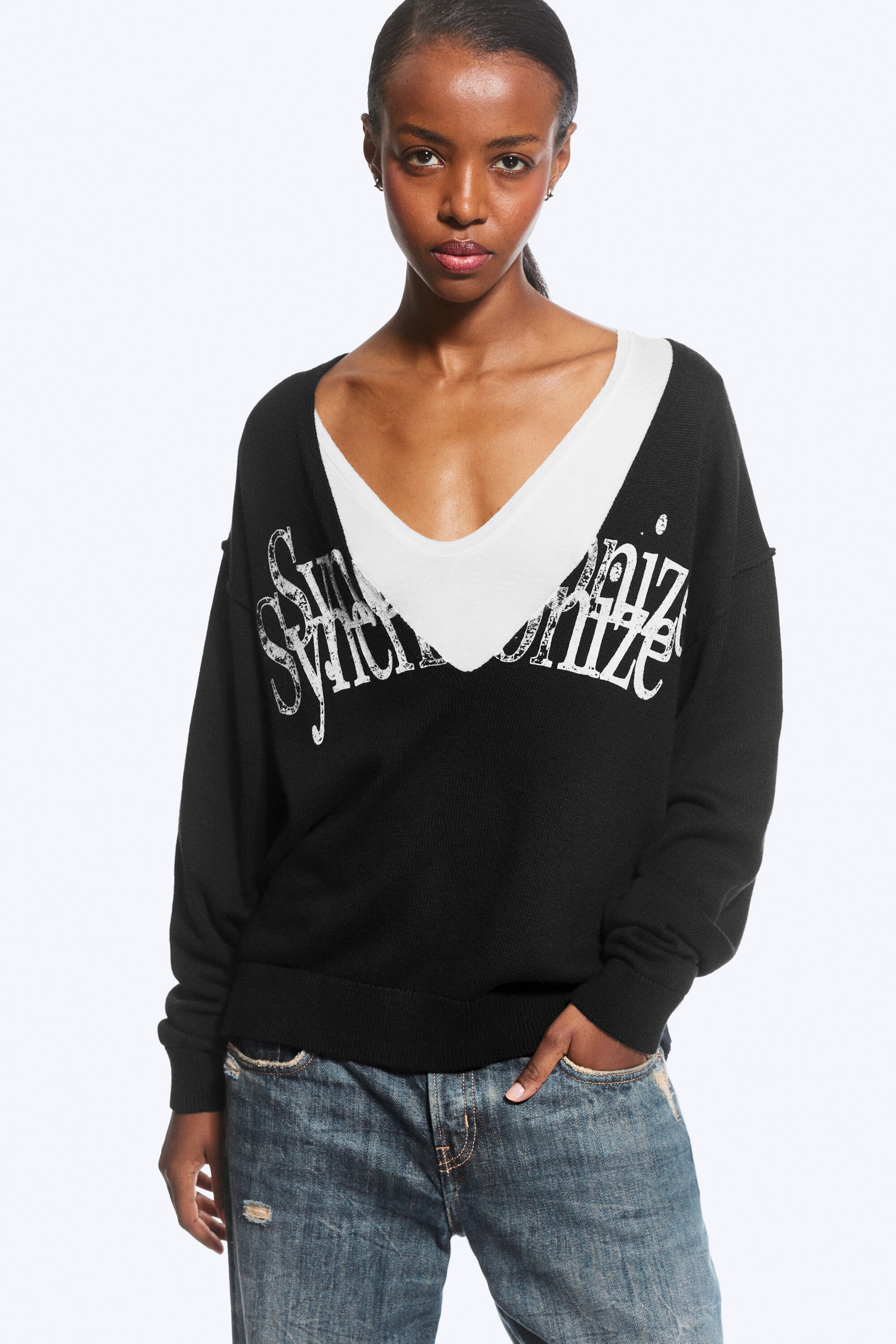 Black - Synchronize - Knitted V-Neck Graphic Sweater