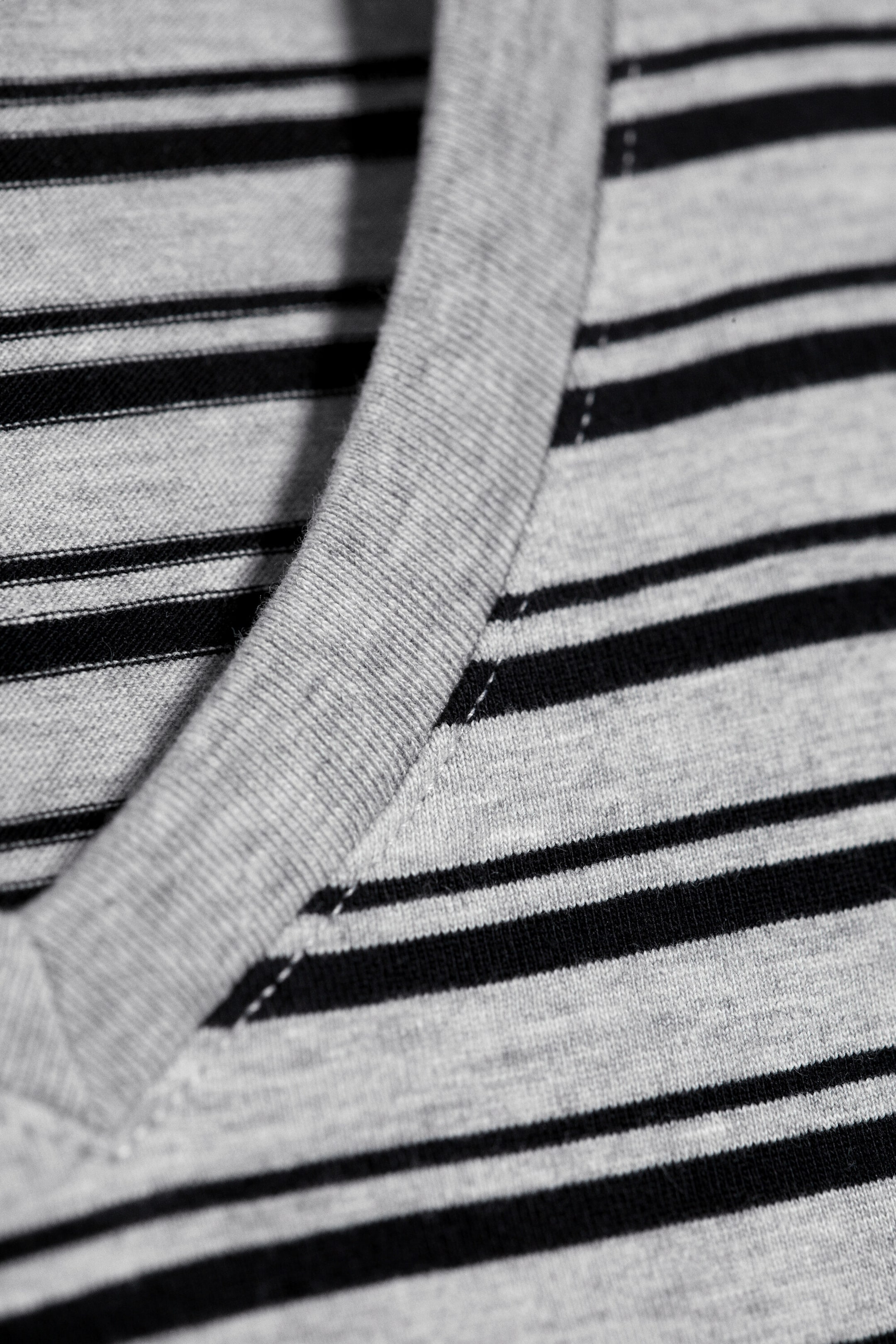 Grey Melange/Black Striped - Boxy V-neck Long-sleevd T-shirt - 5