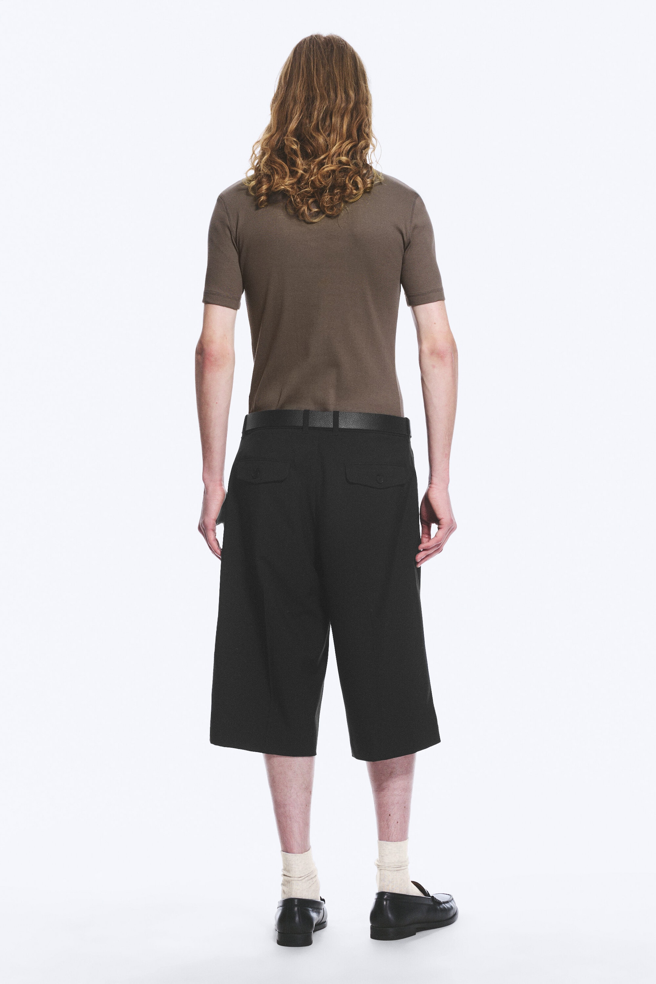 Black - Low Rise Relaxed Suiting Shorts - 3