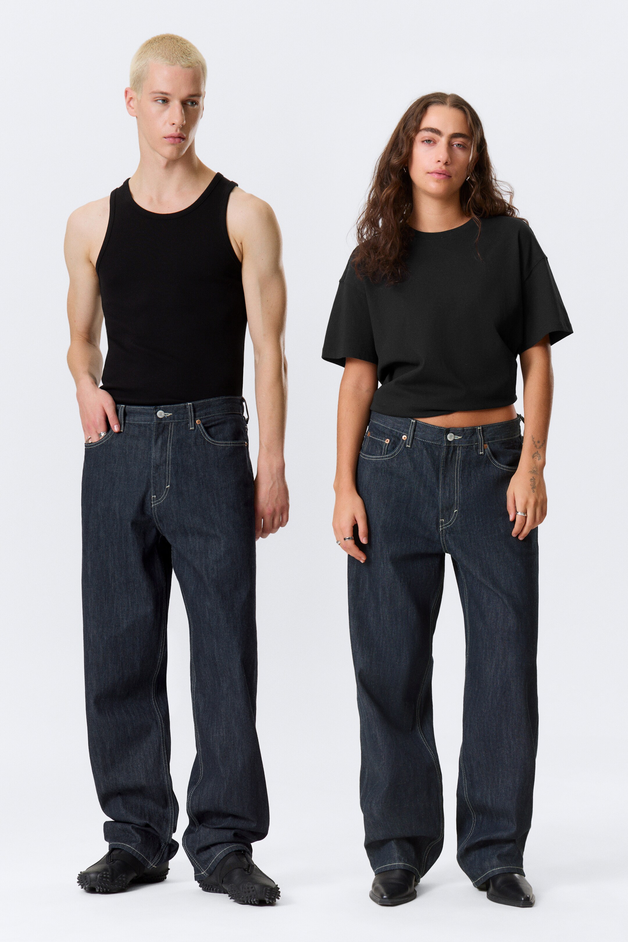 Zobraziť väčší obrázok: Galaxy džínsy s voľným rovným strihom a stredným pásom - Modrá - tmavomodrá - MUŽI | H&M SK 1