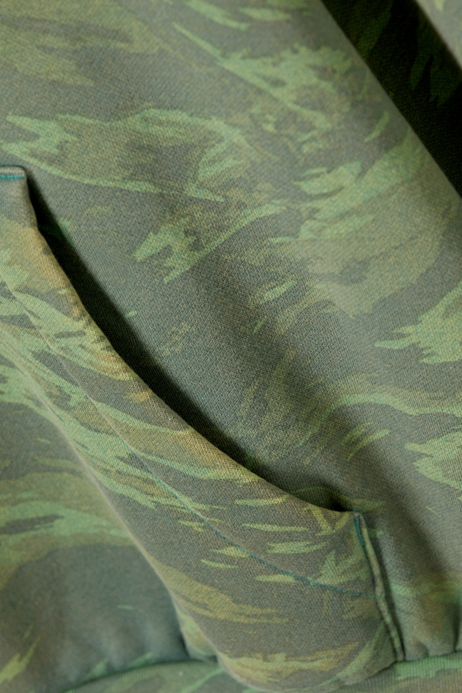 Square Loose Fit Graphic Hoodie - Streaky Green - 5