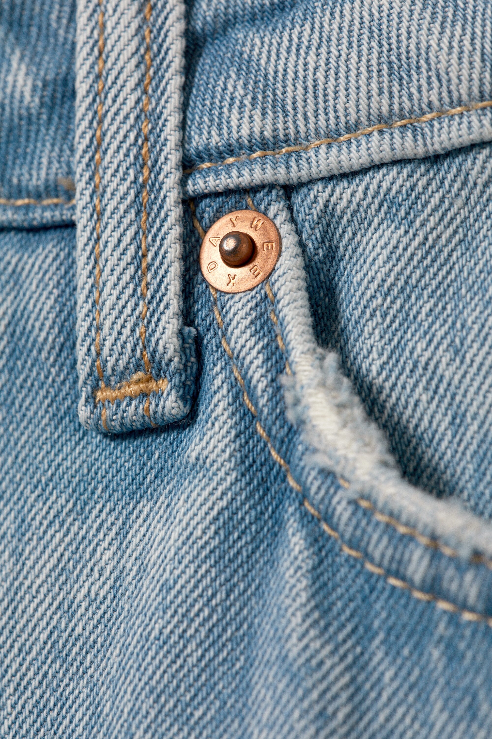 ample low rise loose wide leg jeans - Lip Blue - Light Blue