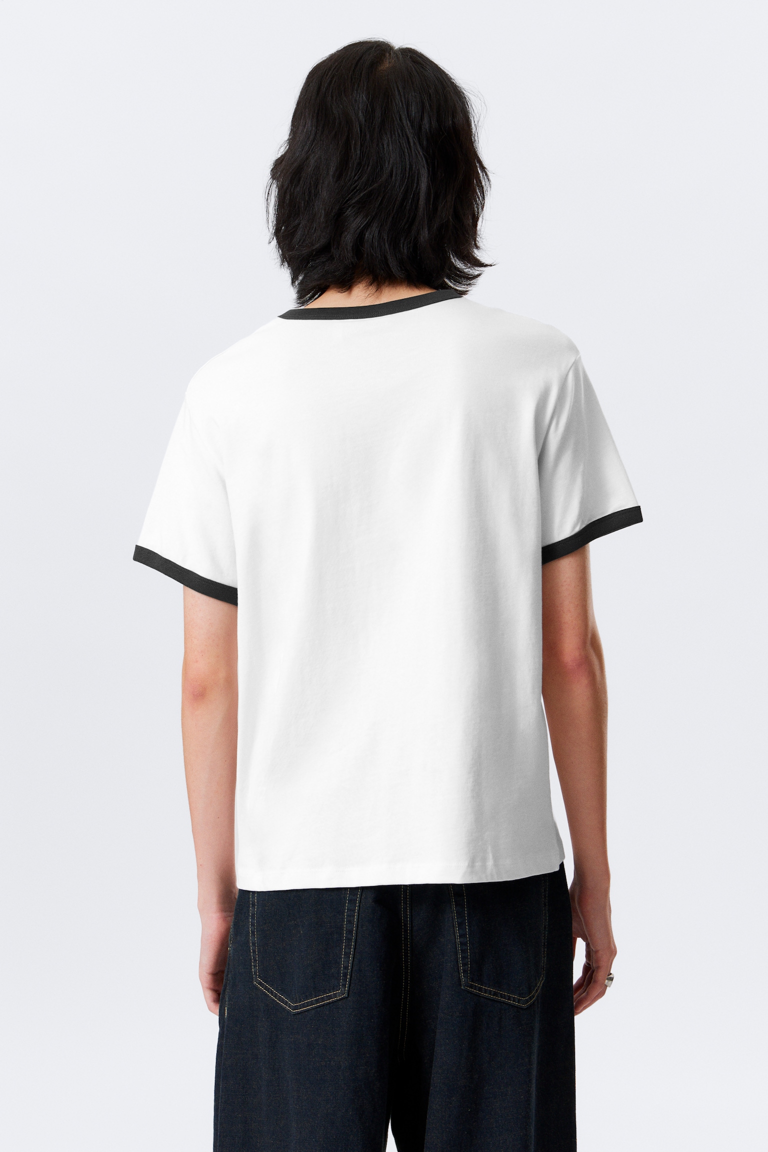 Short-Sleeved Contrast Trim Cotton T-shirt - Black & White/Dark Blue - 6