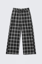 Schwarz kariert - Entspannte Pyjamahose aus Flanell - 4
