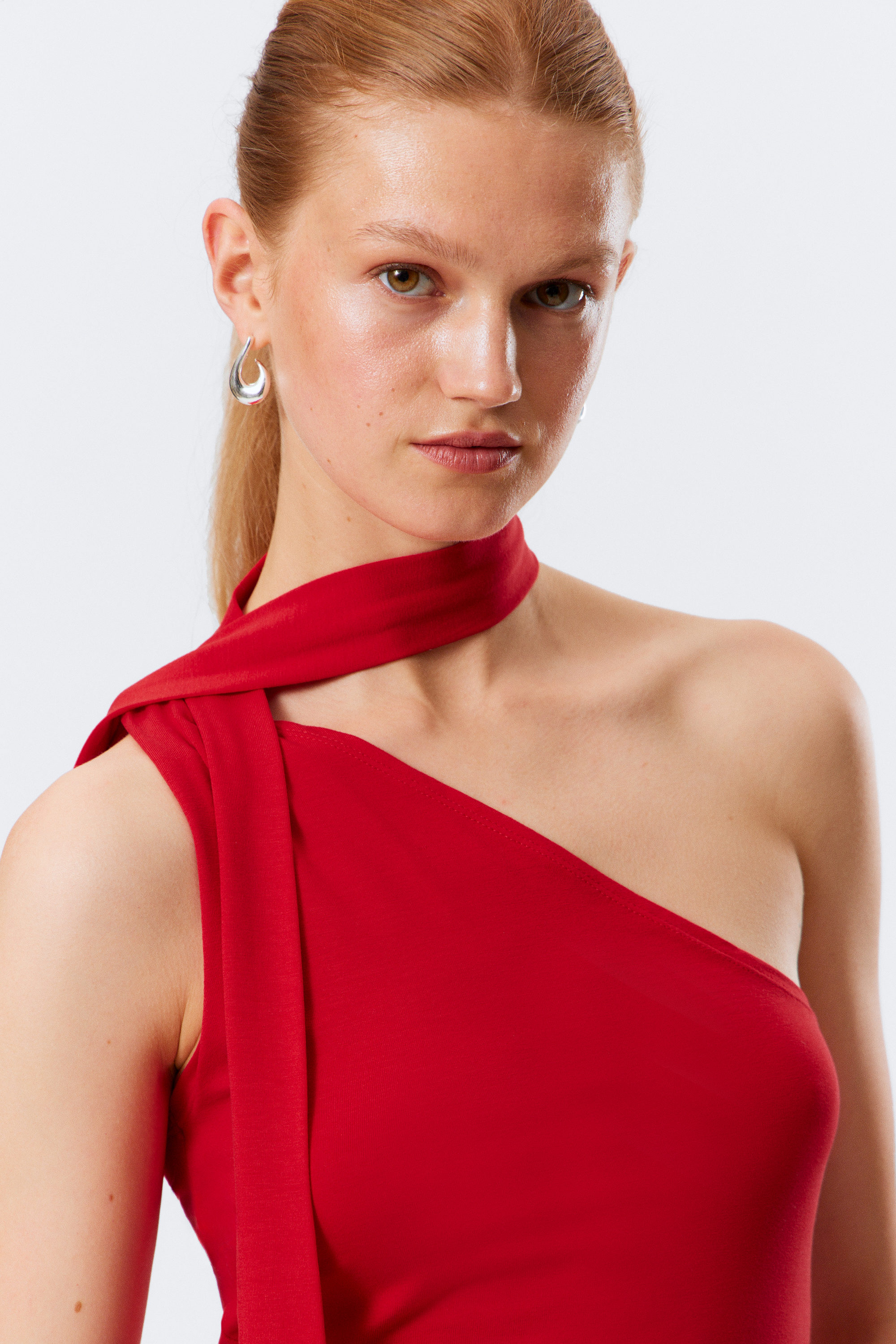 Rot - Lyocell One-Shoulder-Top zum Binden - 2