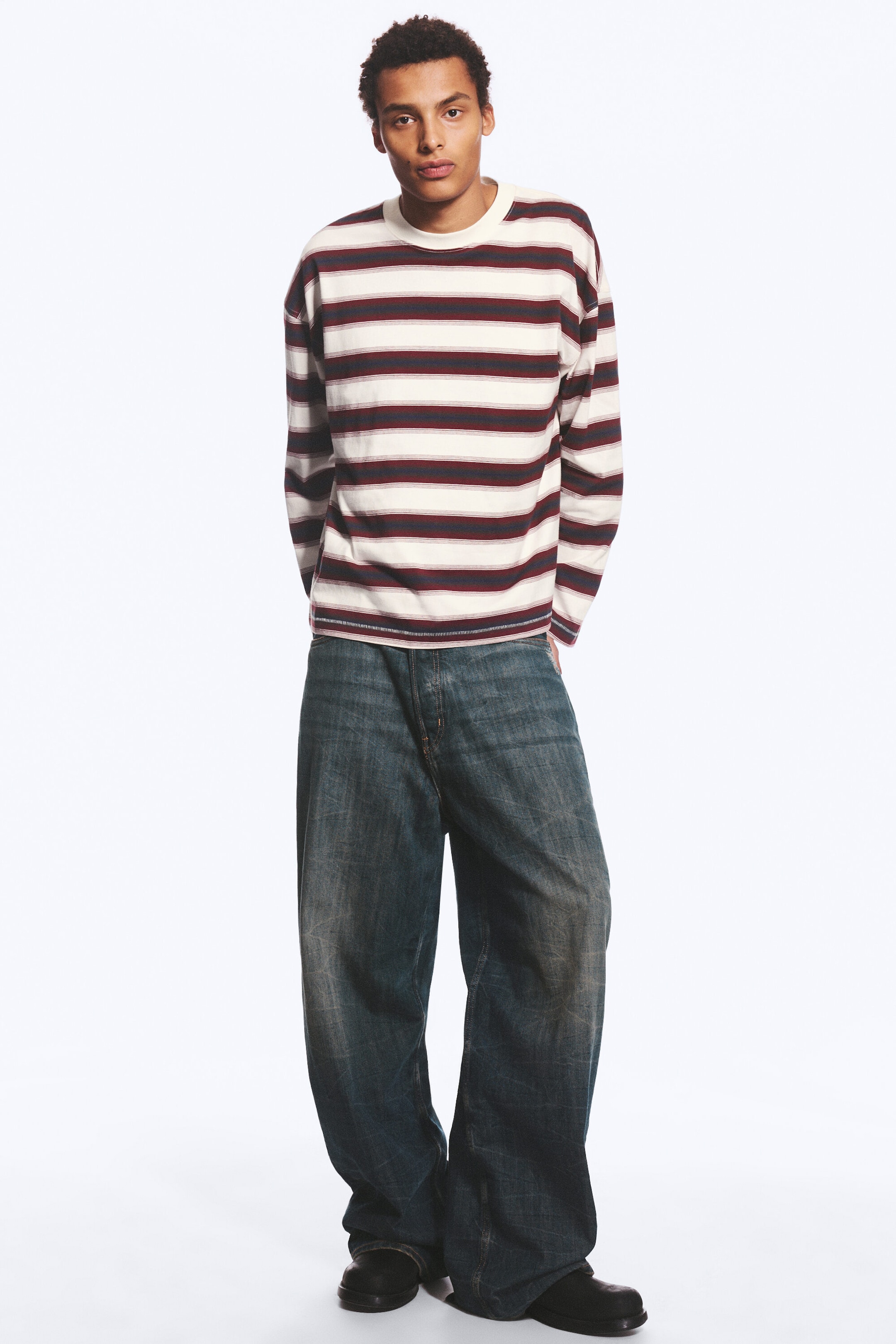Off-white/Red/Blue Stripe - Oversized Graphic Long-sleeve - 5